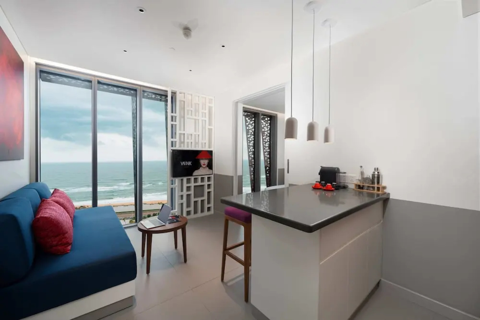 Wink Hotel Tuy Hoa Beach - 24hrs stay & Rooftop Pool Bar