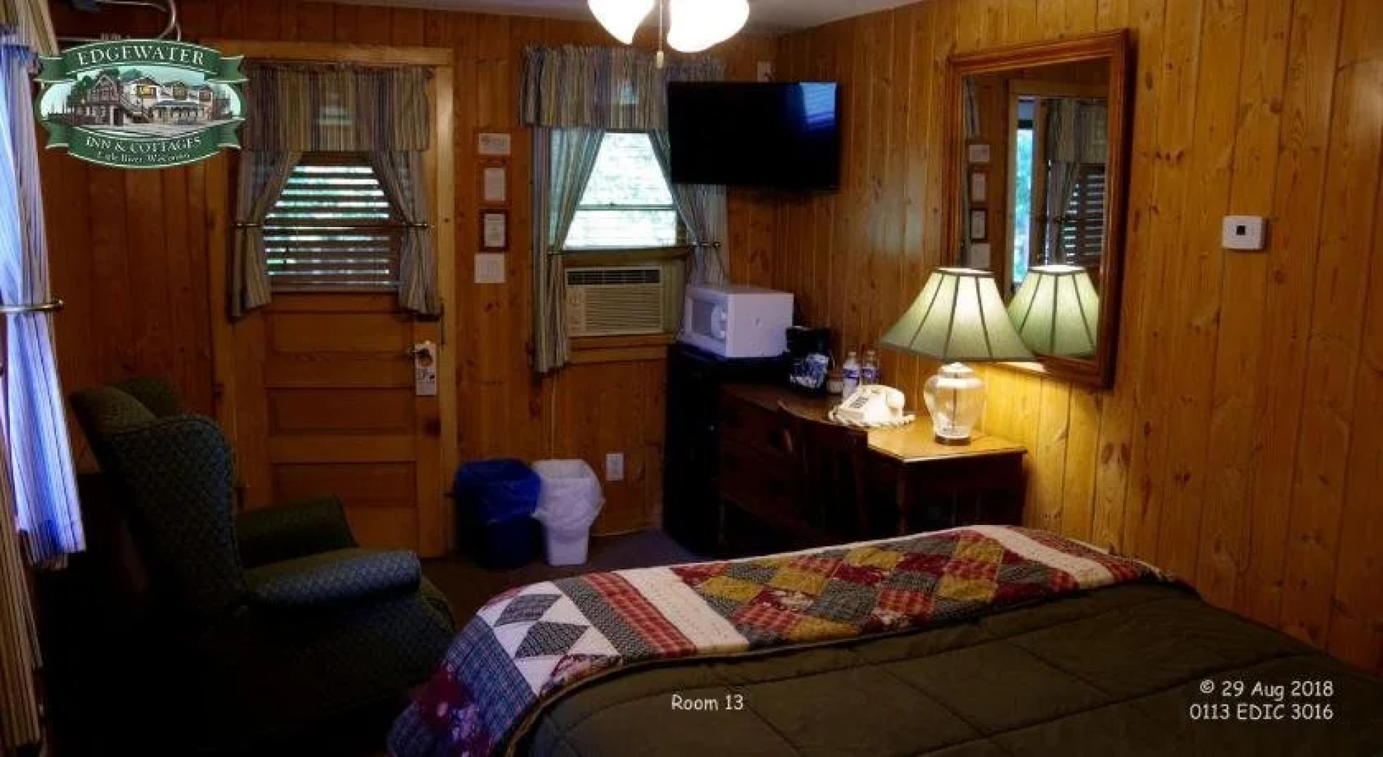 Edgewater Inn & Cottages