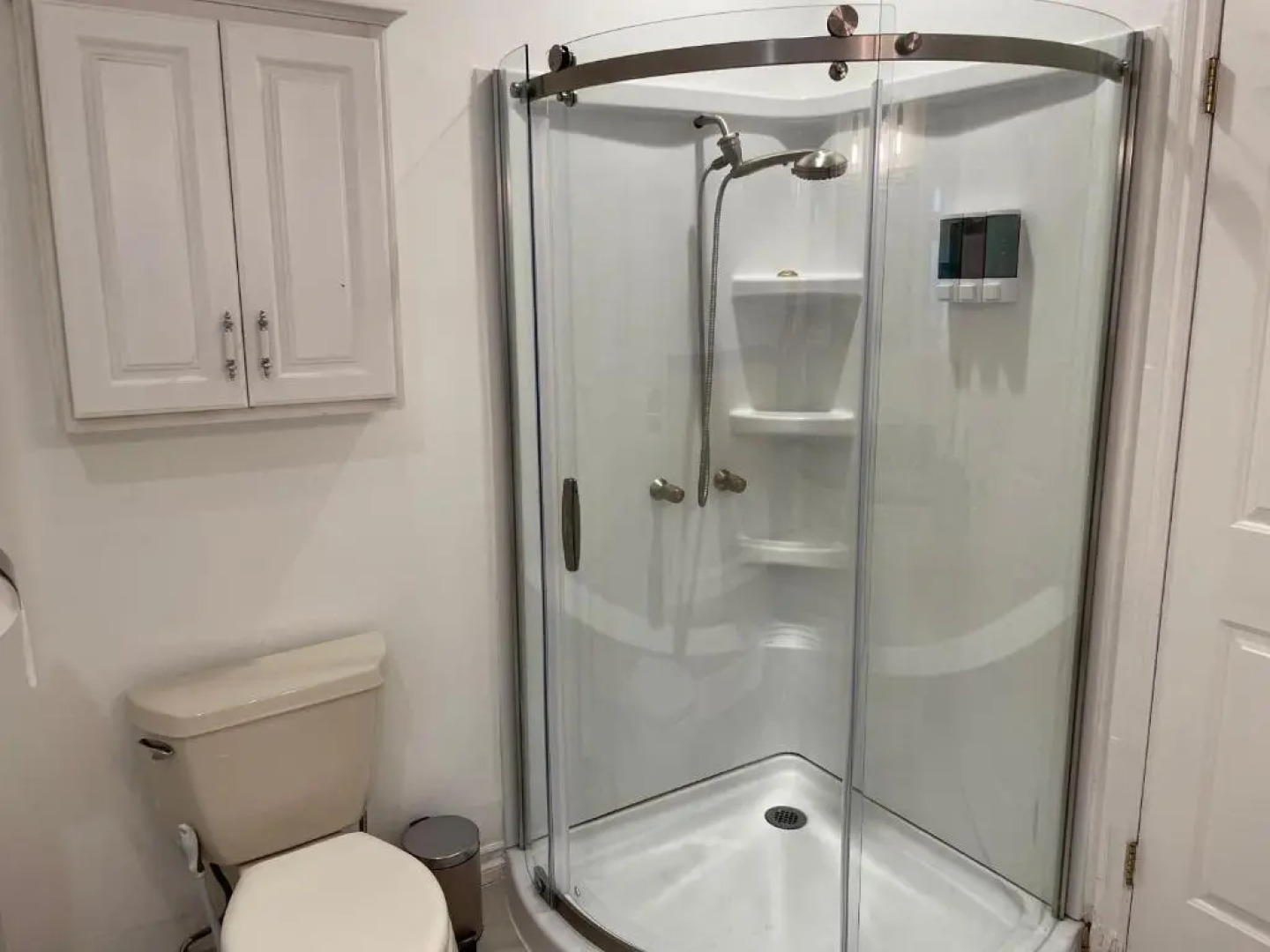 Contemporary 5 bed- 4 bath Beverly Hills Home