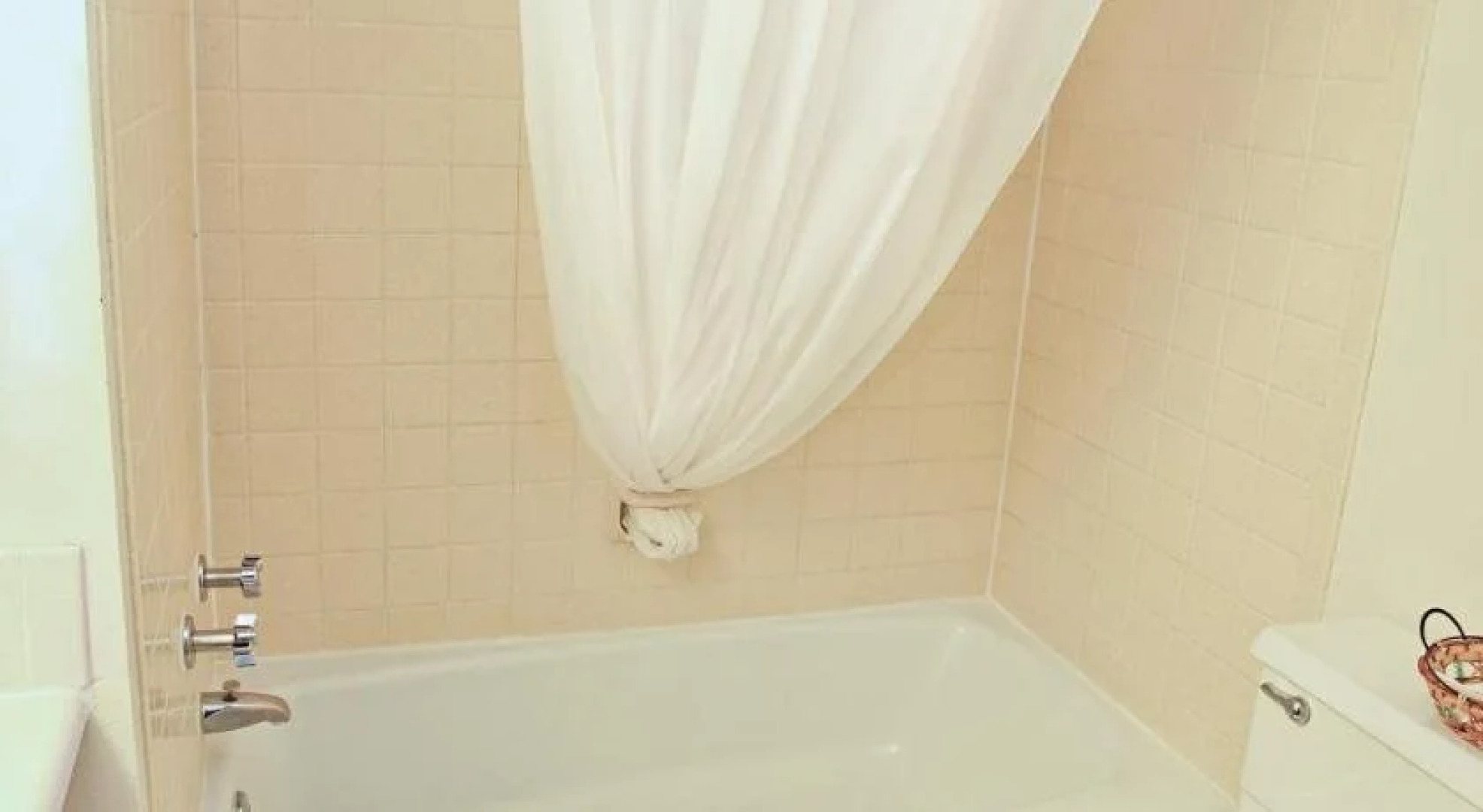 National 9 Casper - Showboat