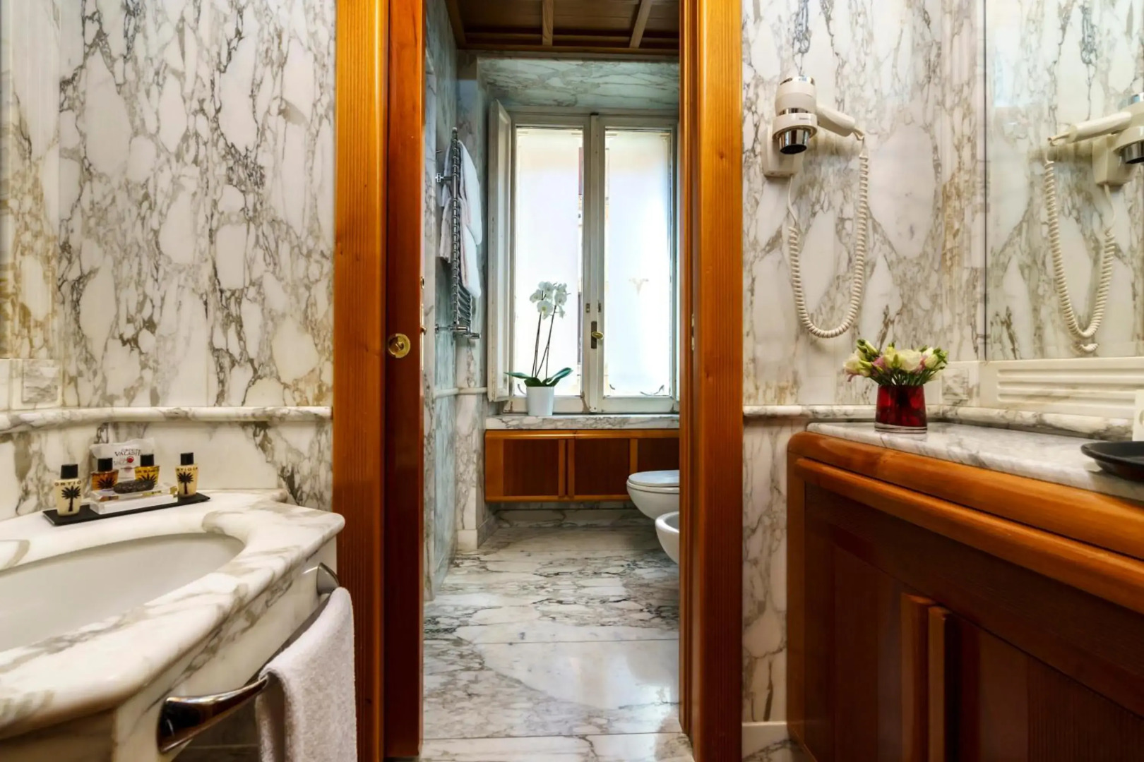 Sheraton Commander Hotel