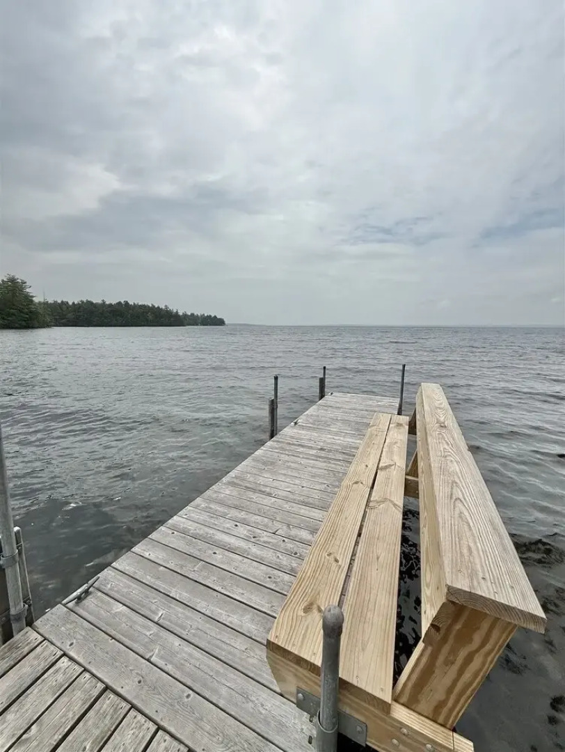 Paradise Point Limit 10 4 Bedroom Cottage by RedAwning