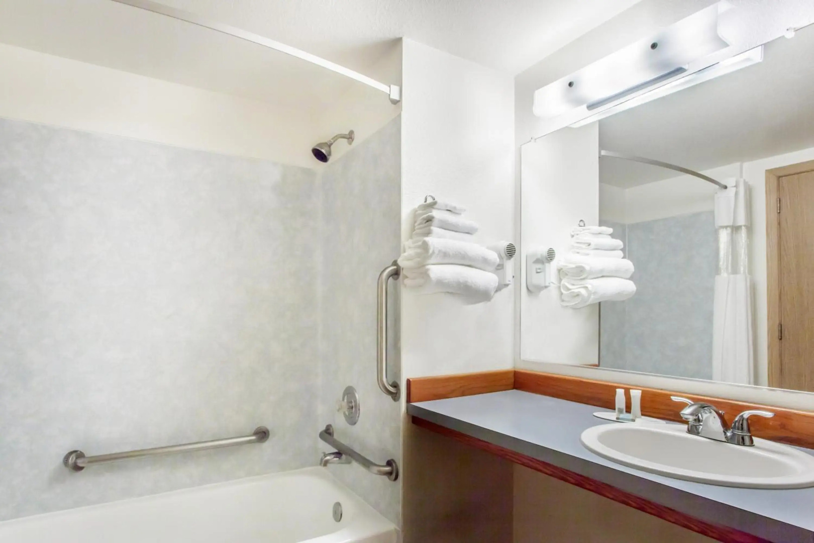 Econo Lodge Edmonds North Seattle