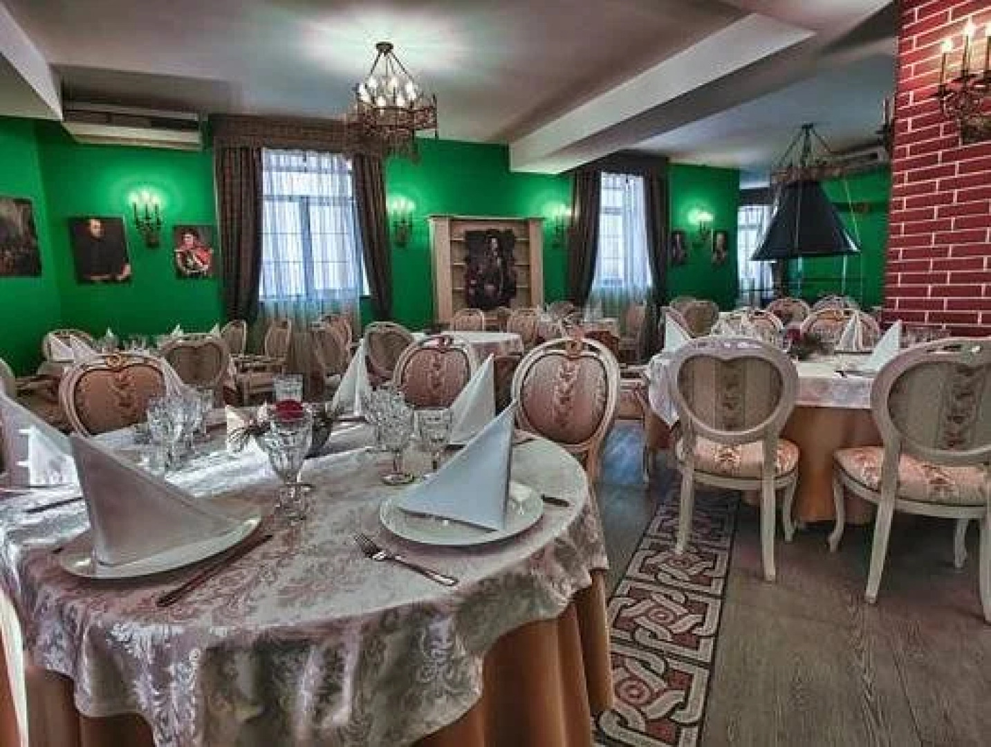 Петровский дворик