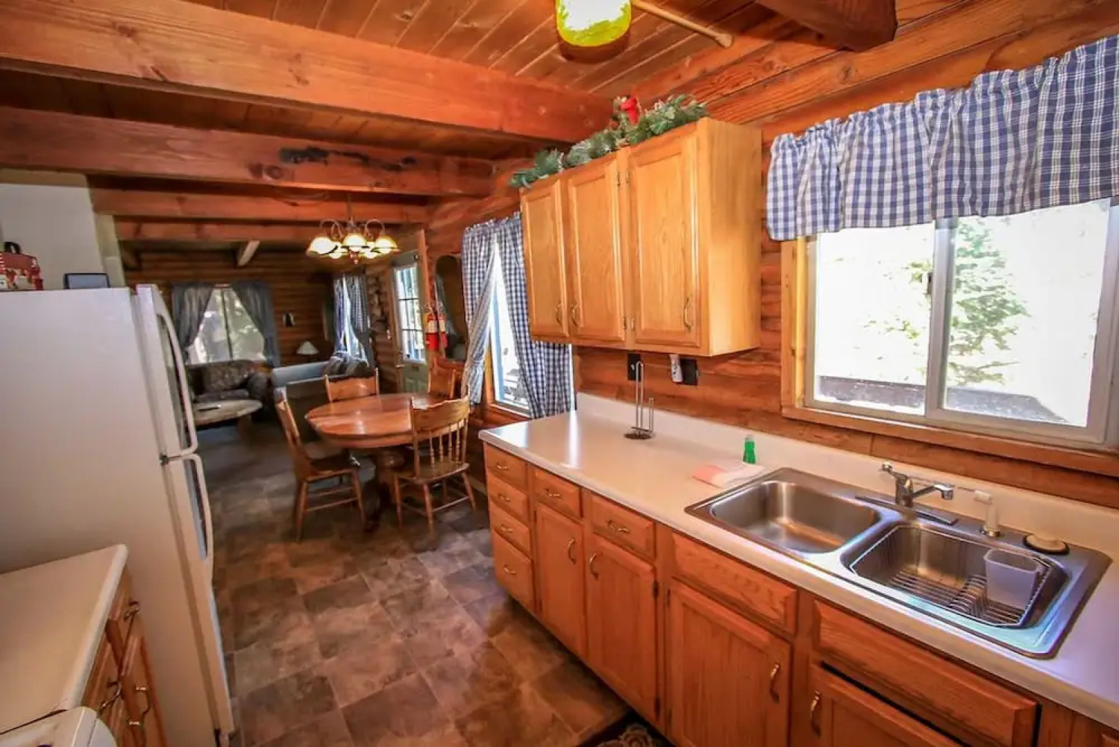 Canyon Log Retreat 1297 by RedAwning