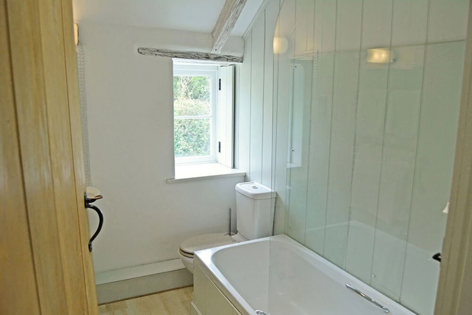 Luxury 5-star farmhouse near the Cornish coast on the Bonython Estate, Lizard Peninsula