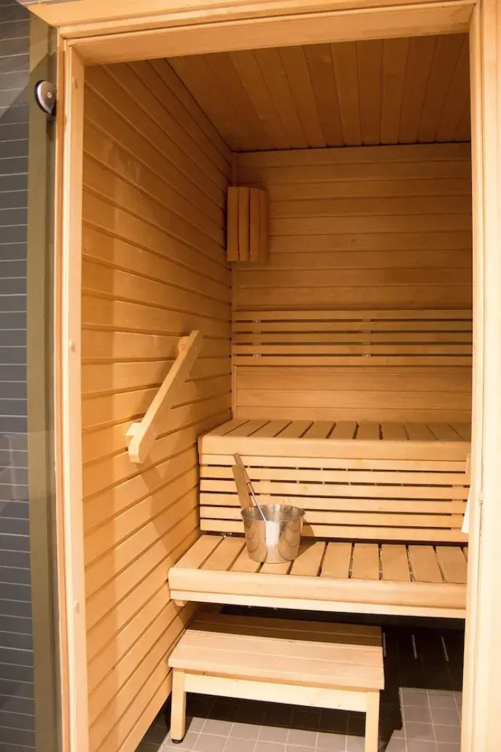 Kotimaailma CenterHouse saunalla