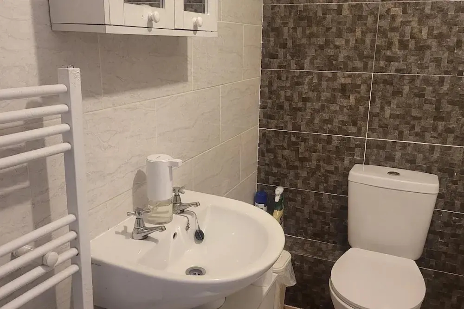 Bolton-2bedroom-2bathroom-parking