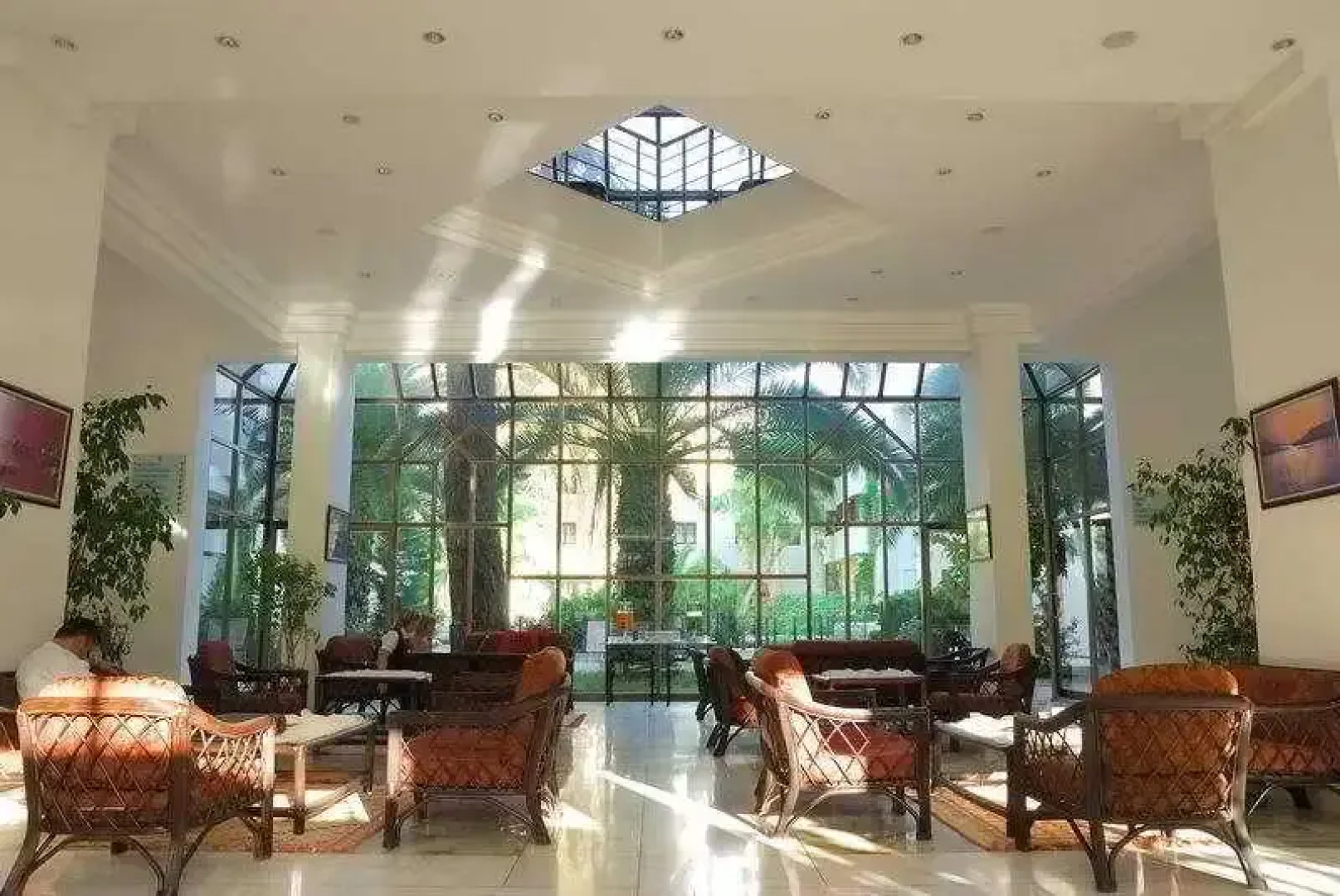 La Mer Art Hotel