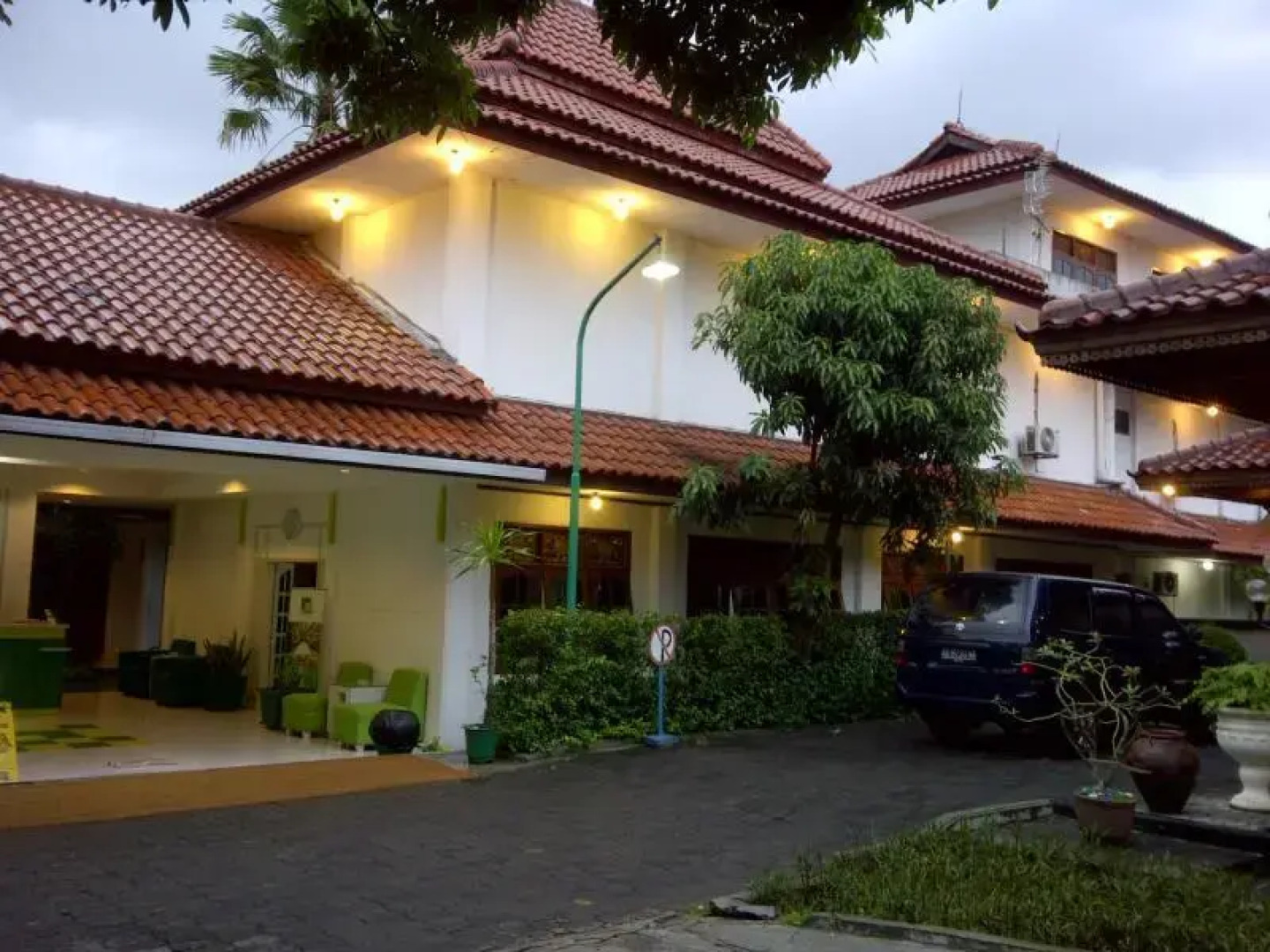 Lodging Hotel Sadinah