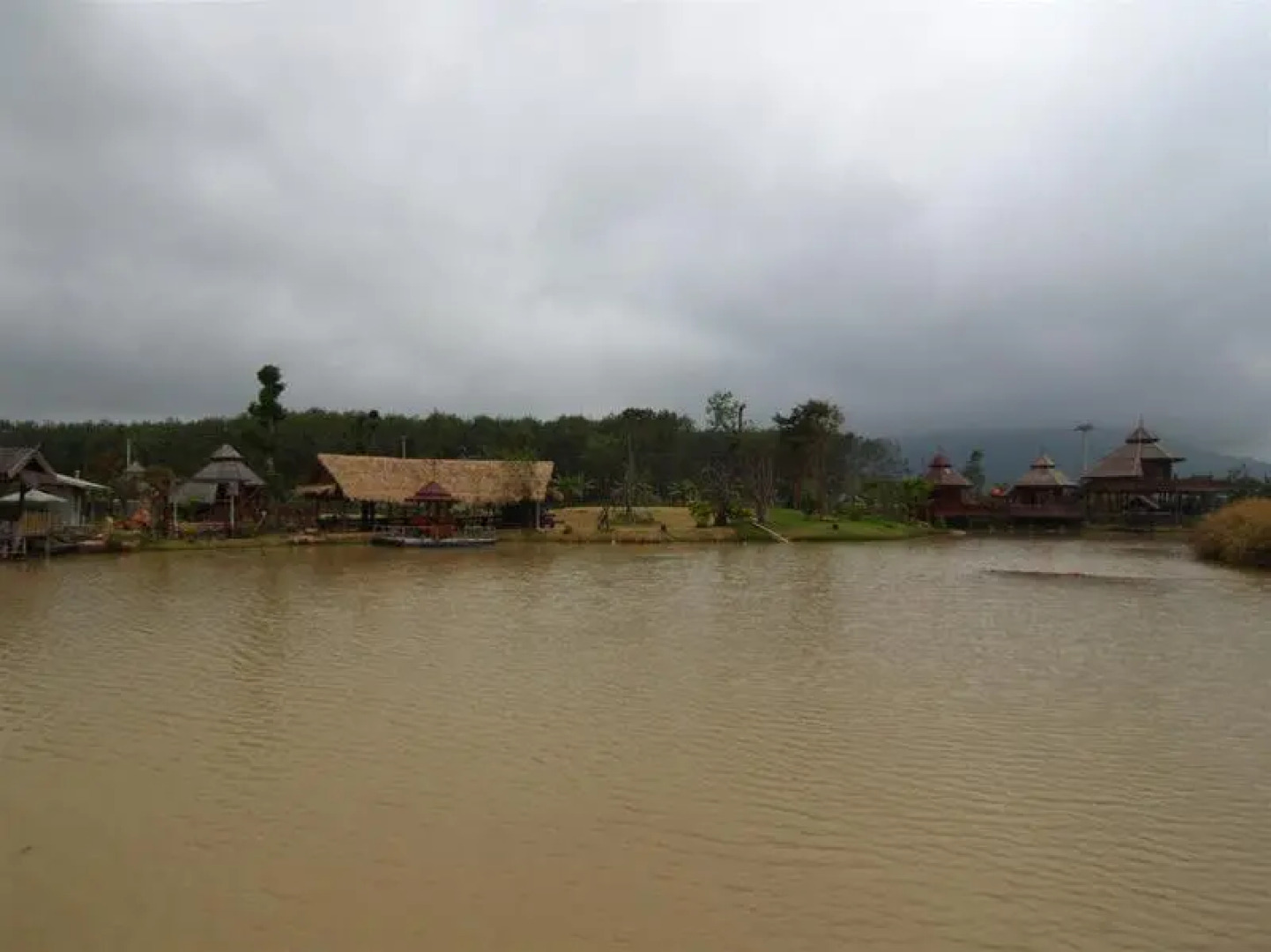 T.P. Rajchadej Place