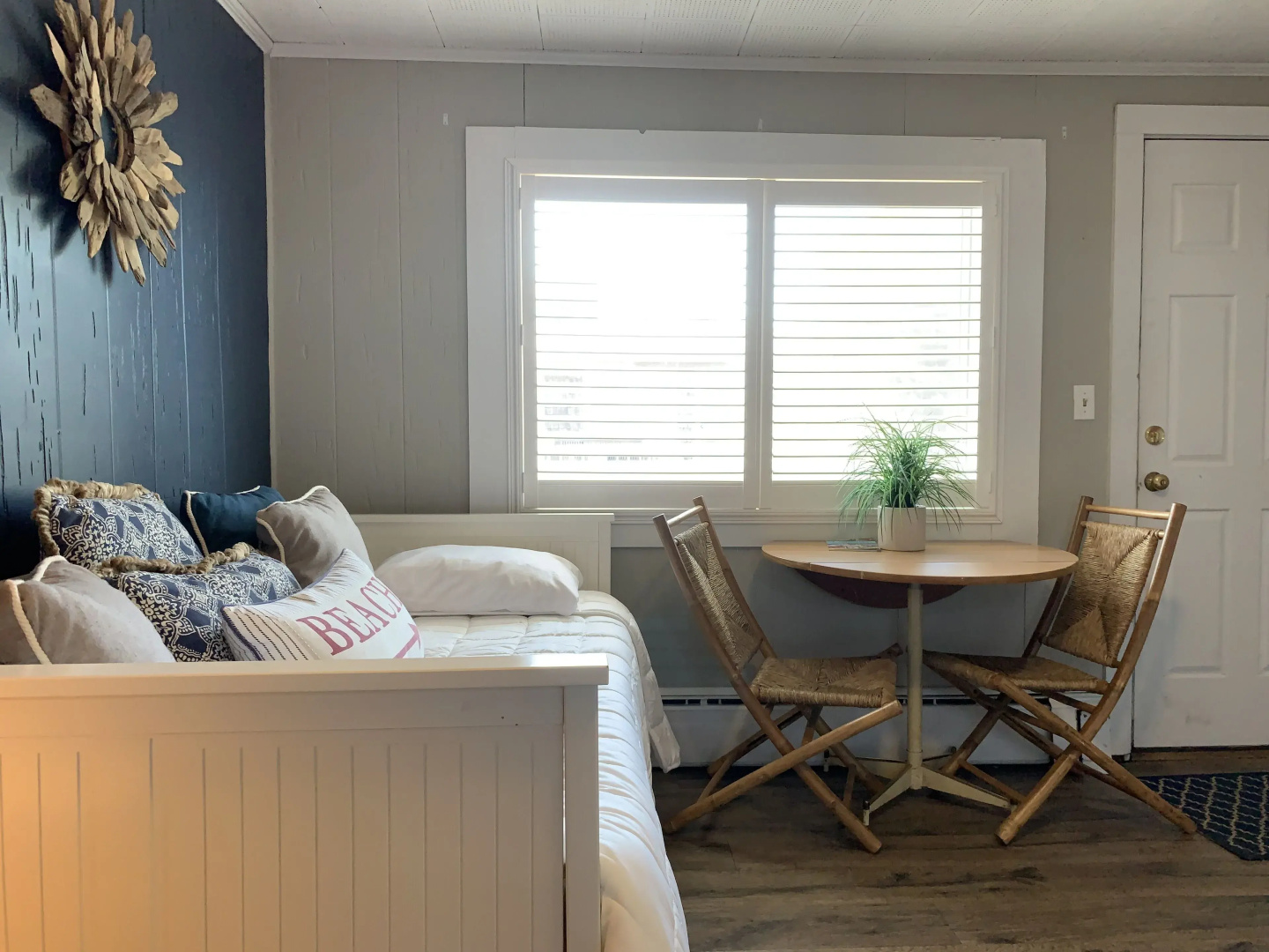 Vineyard Harbor Motel - Private Beach