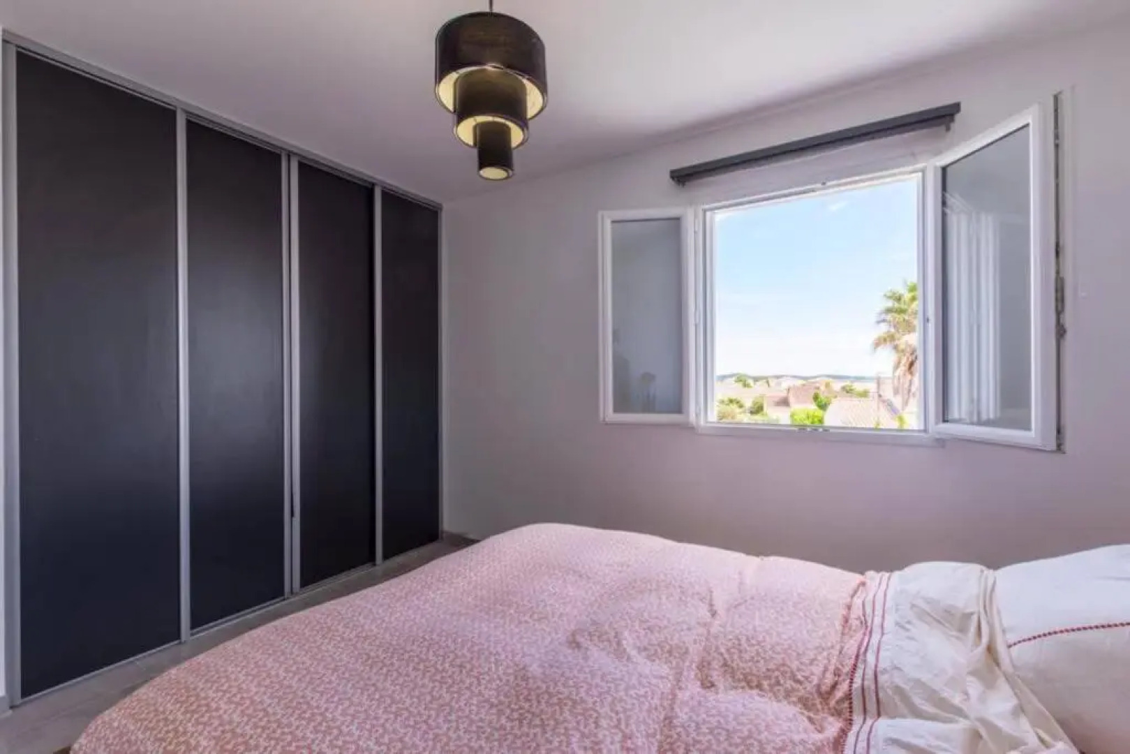 Villa avec piscine au calme 6 personnes