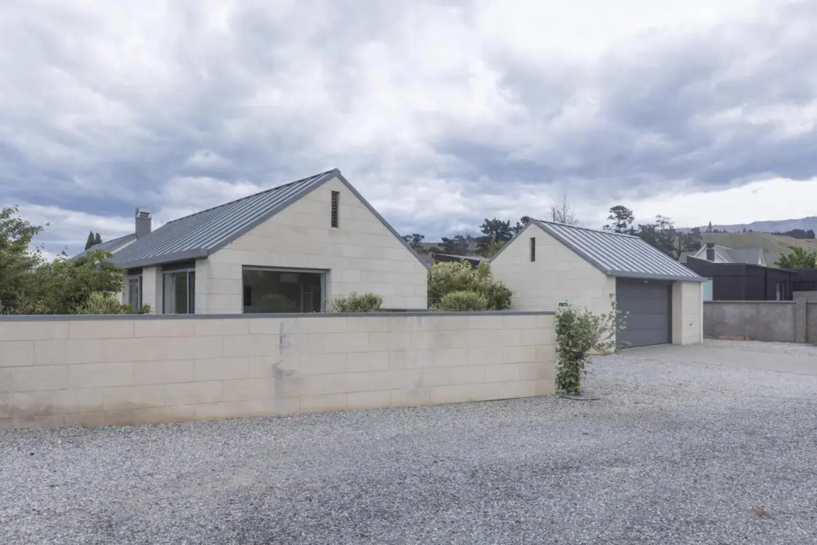 The Lakehouse - Cromwell Holiday Home