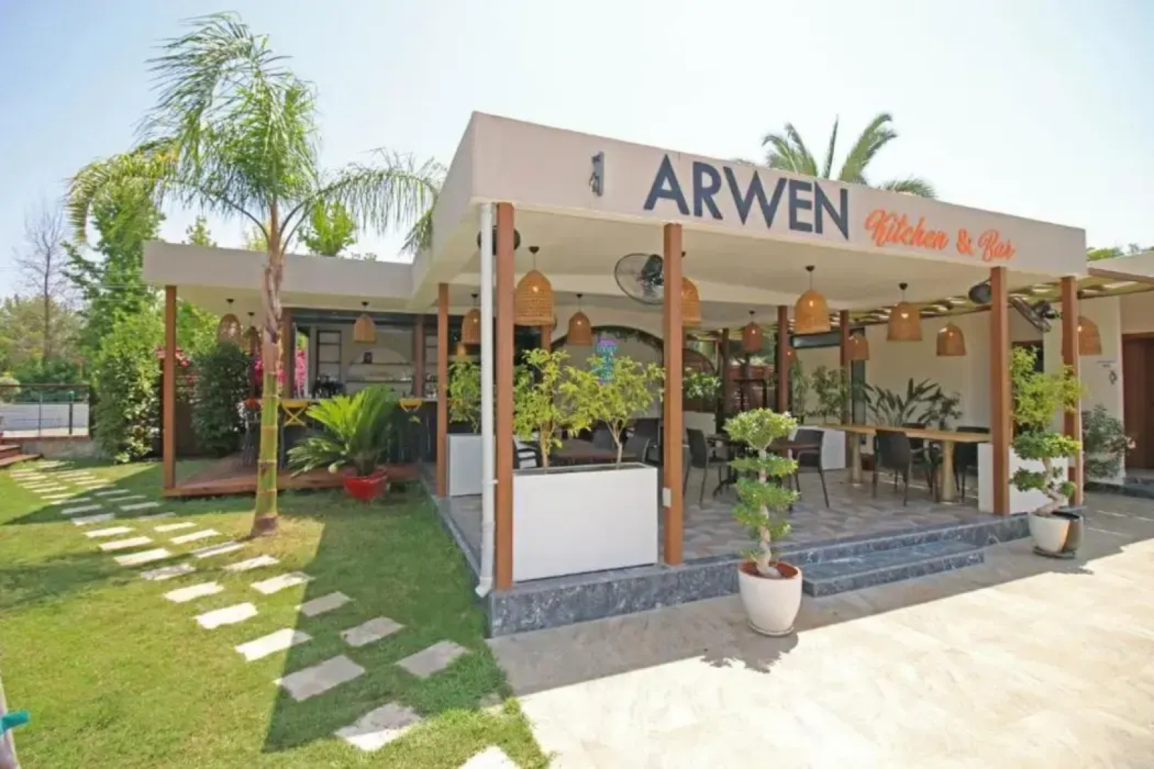Arwen Hotel