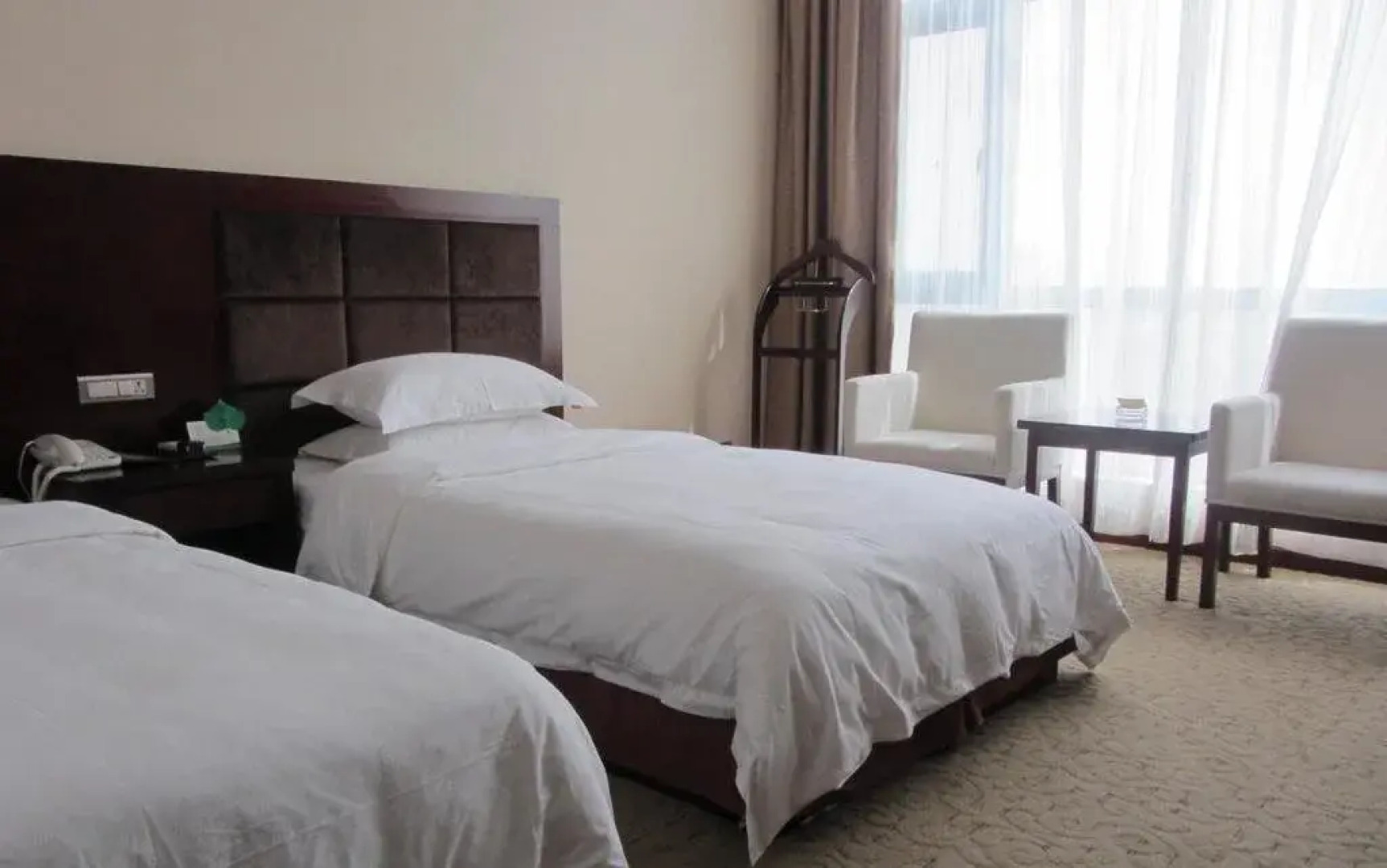 Baoji Wolong Juxing Hotel