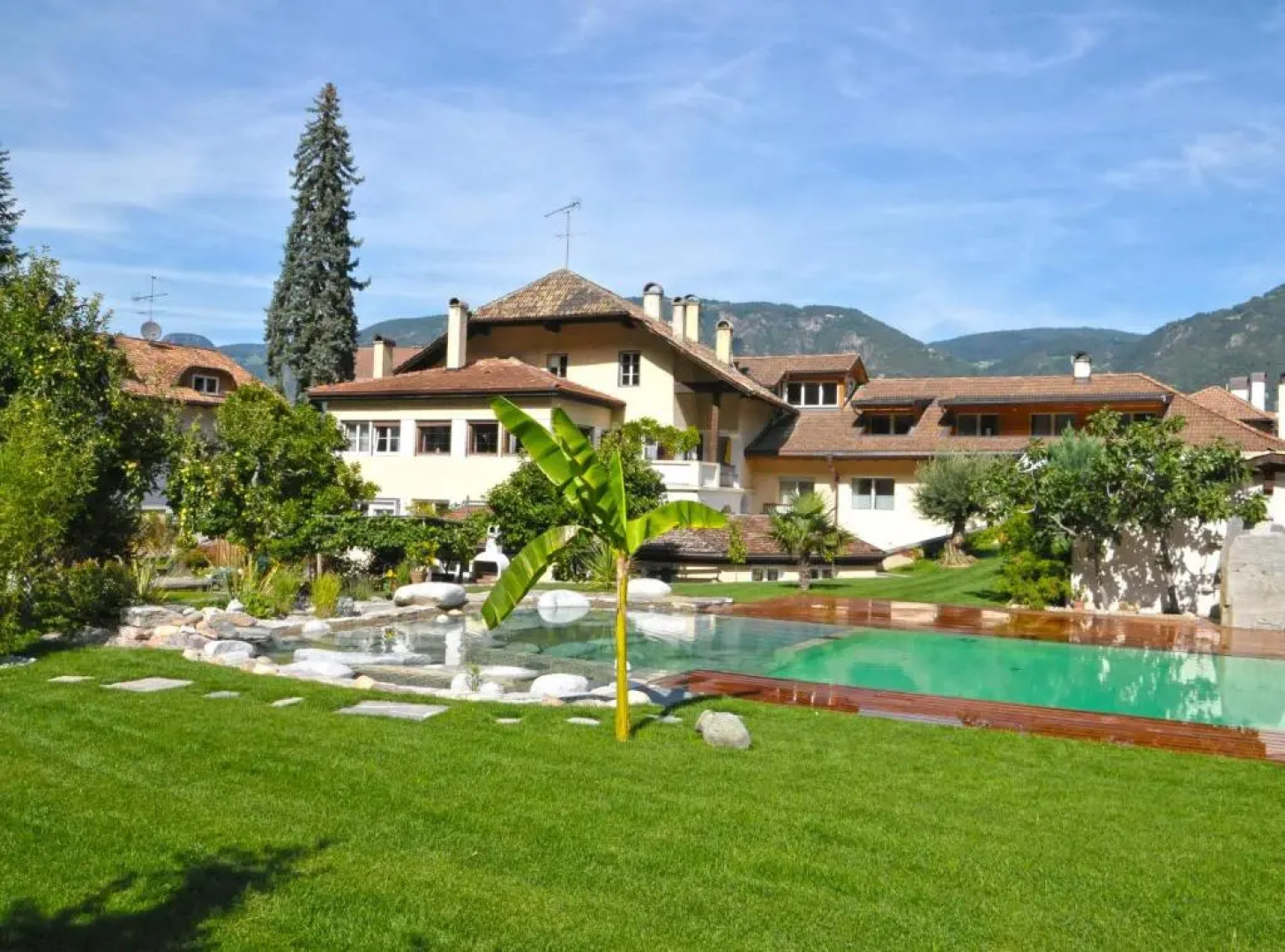 Kreuzwegerhofnals Studio Riesling