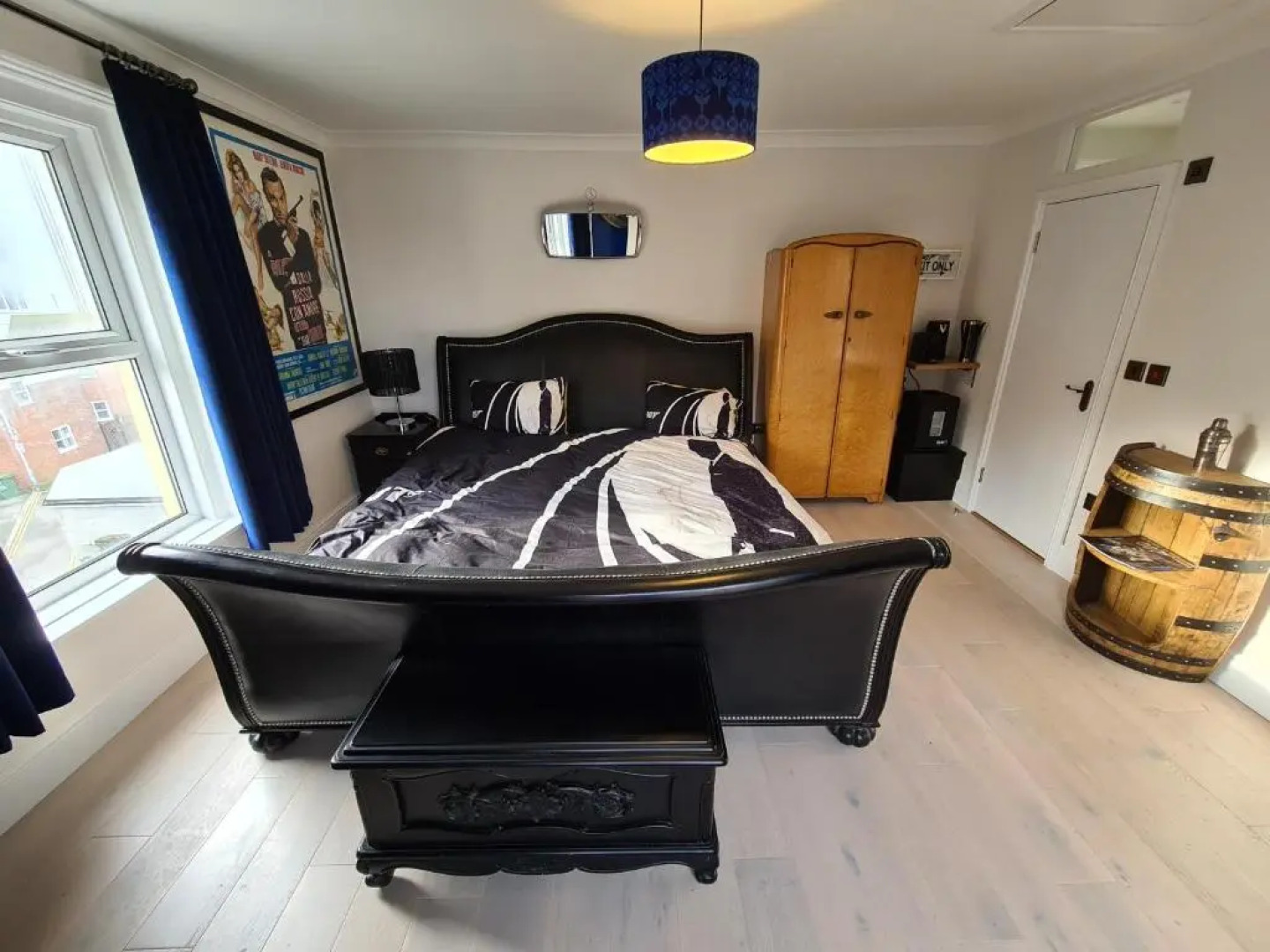 Southsea Royale Studio, James Bond, Parking, Seafront