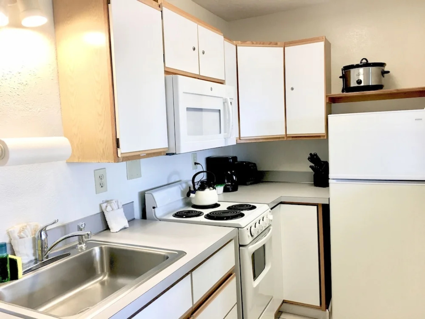 The Tradewinds Condo/Hotel