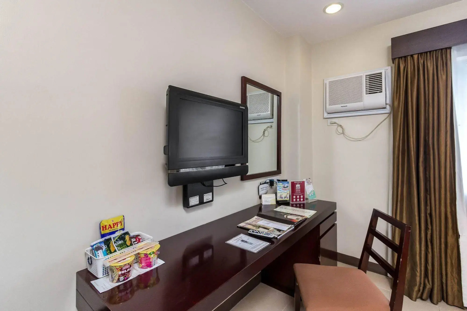 ZEN Rooms Cortes Street