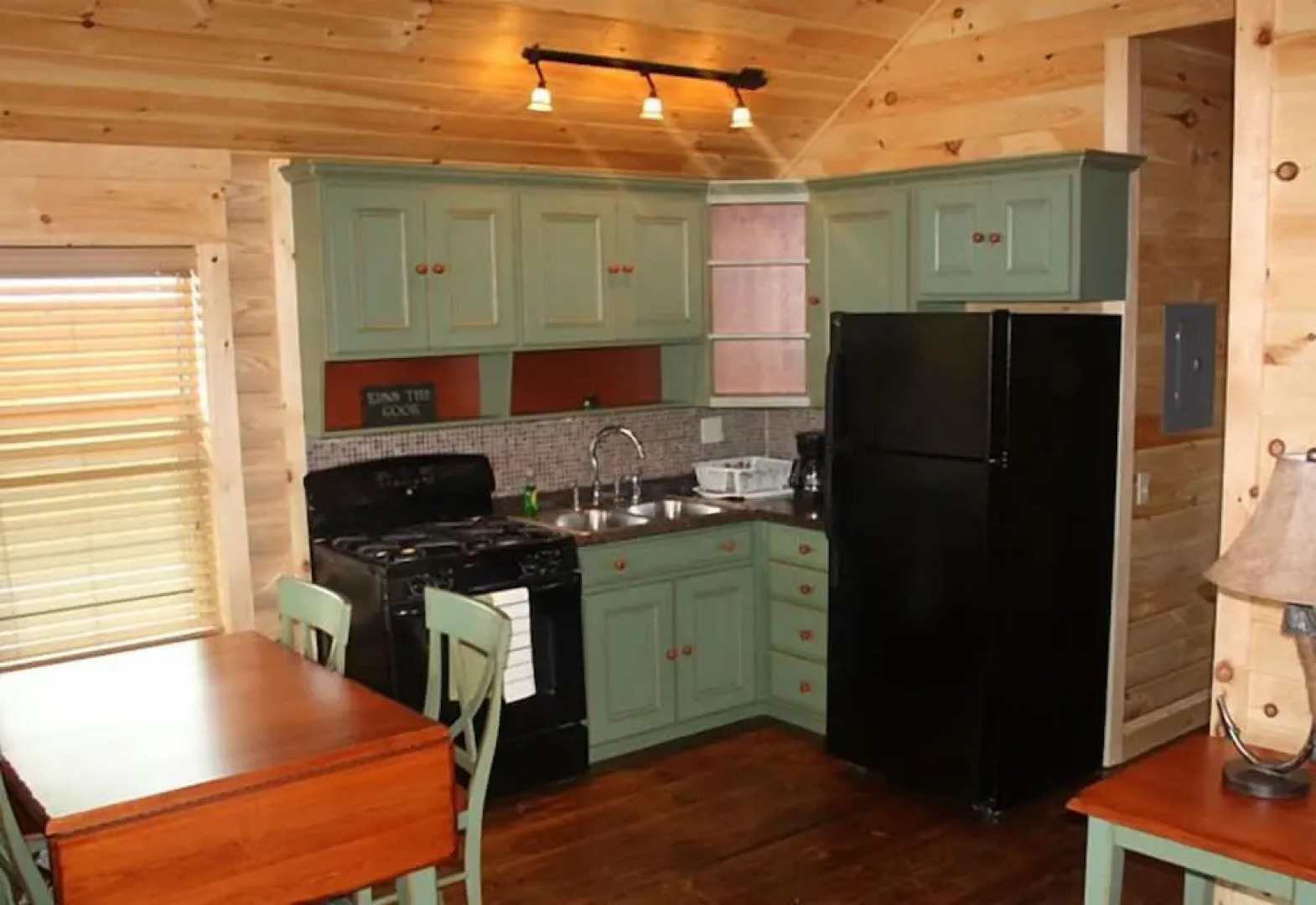 Lake Parlin Lodge & Cabins