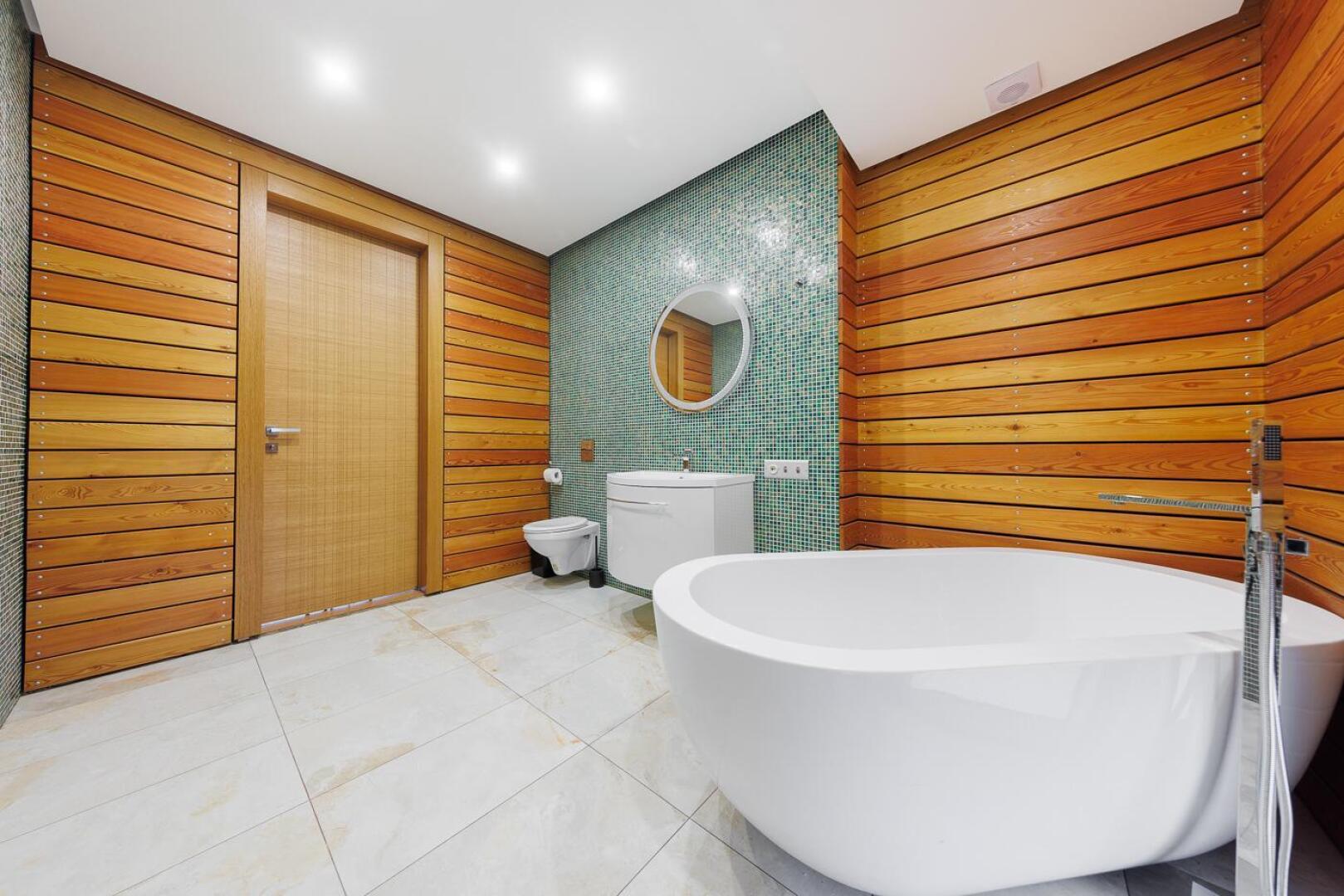 Коттедж с бассейном в Нахабино