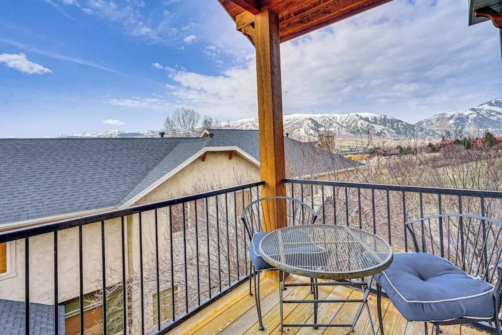 Hot Tub & Mtn-view Deck: Townhome in Eden