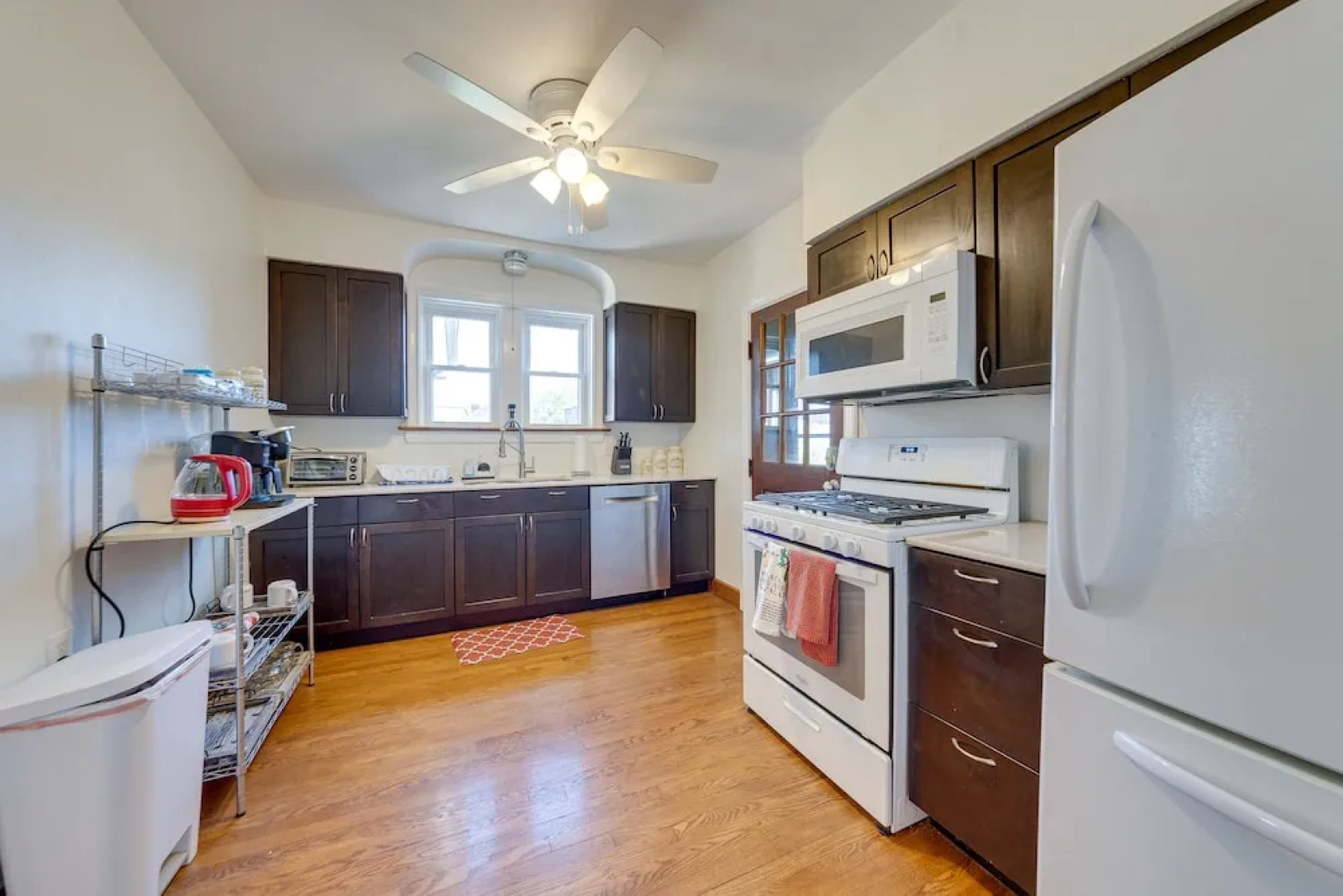 Pet-friendly St Louis Home w/ Grill & Backyard