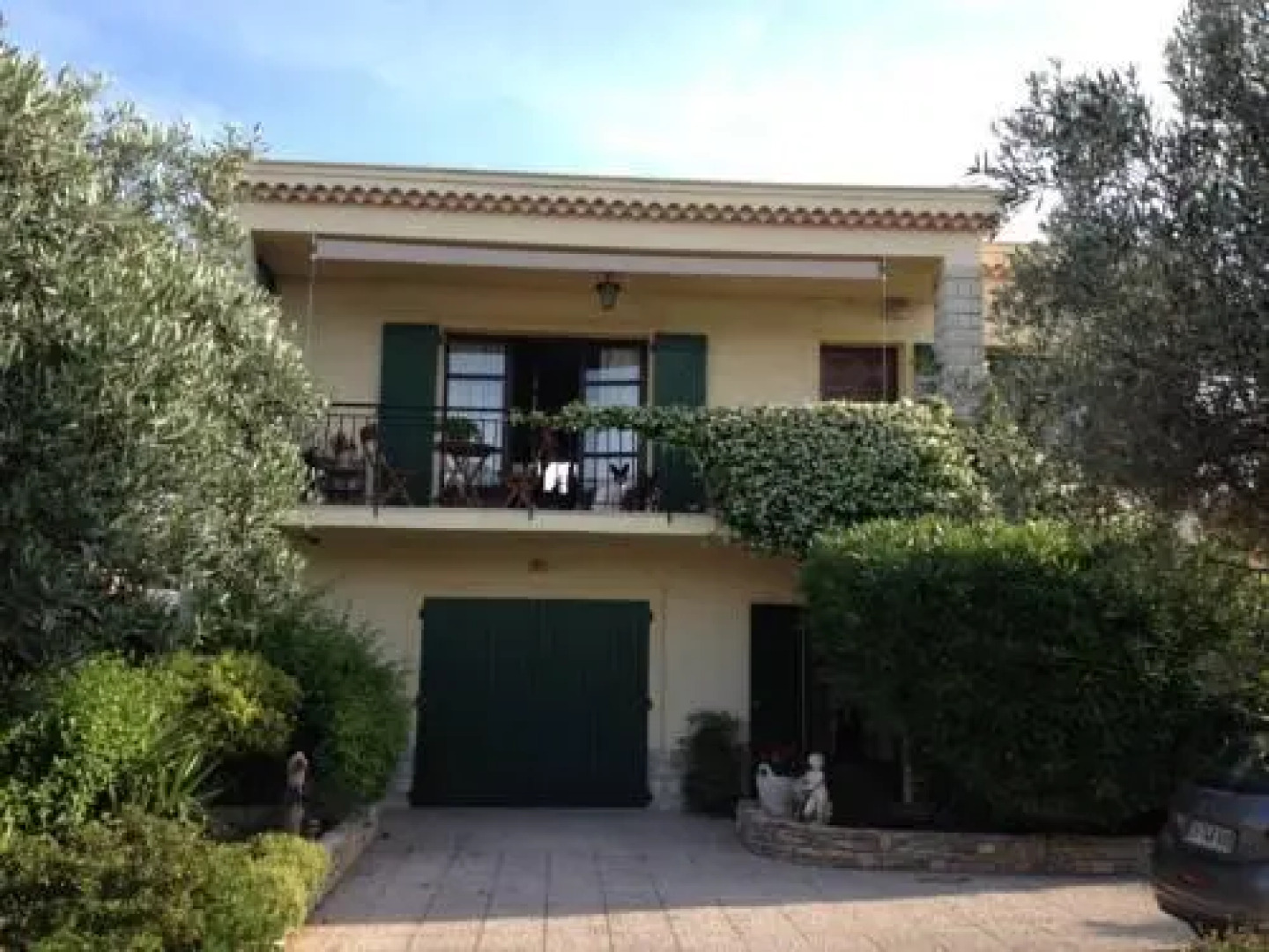 A lOmbre des Lauriers