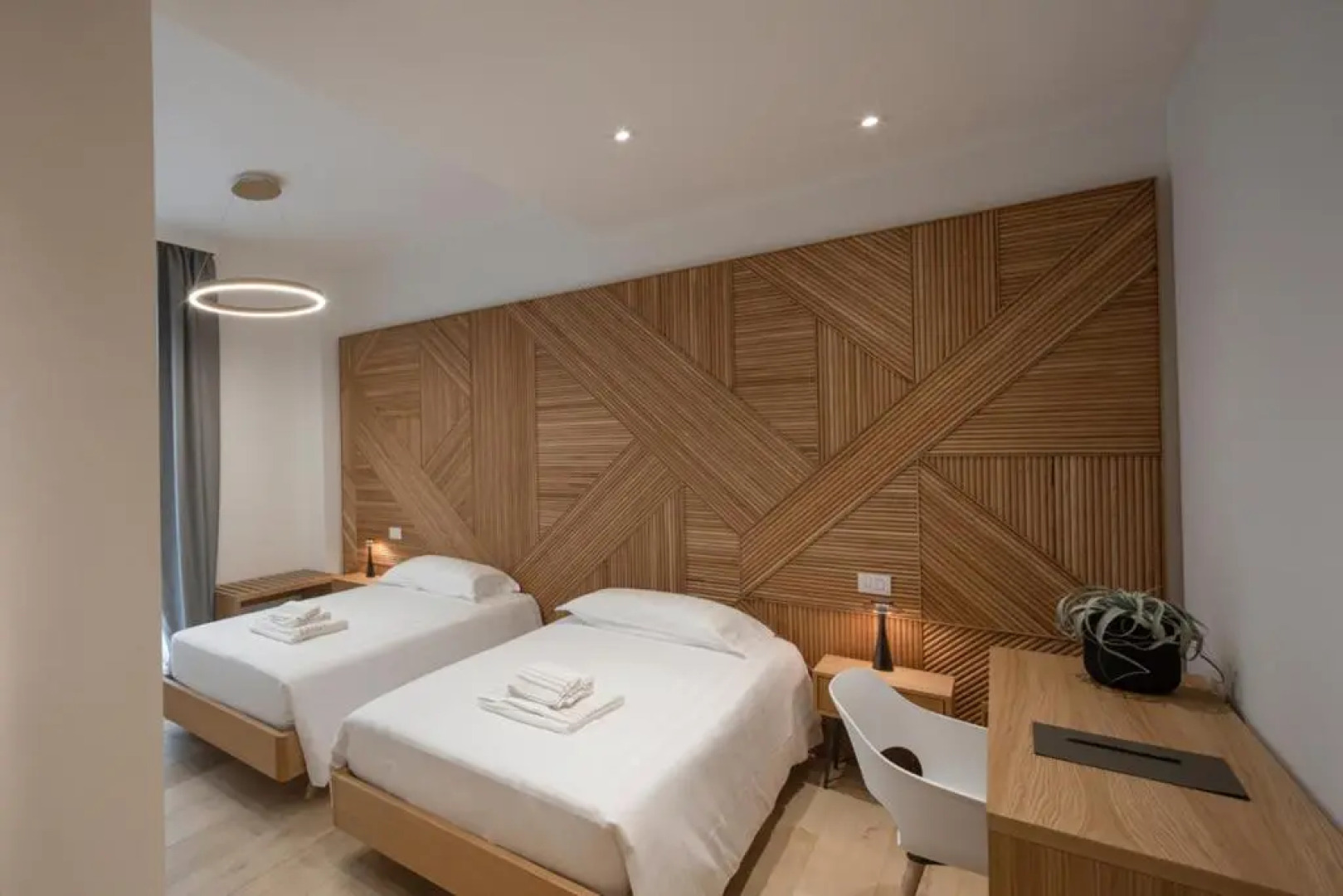 OPHELIA Lounge Restaurant Hotel