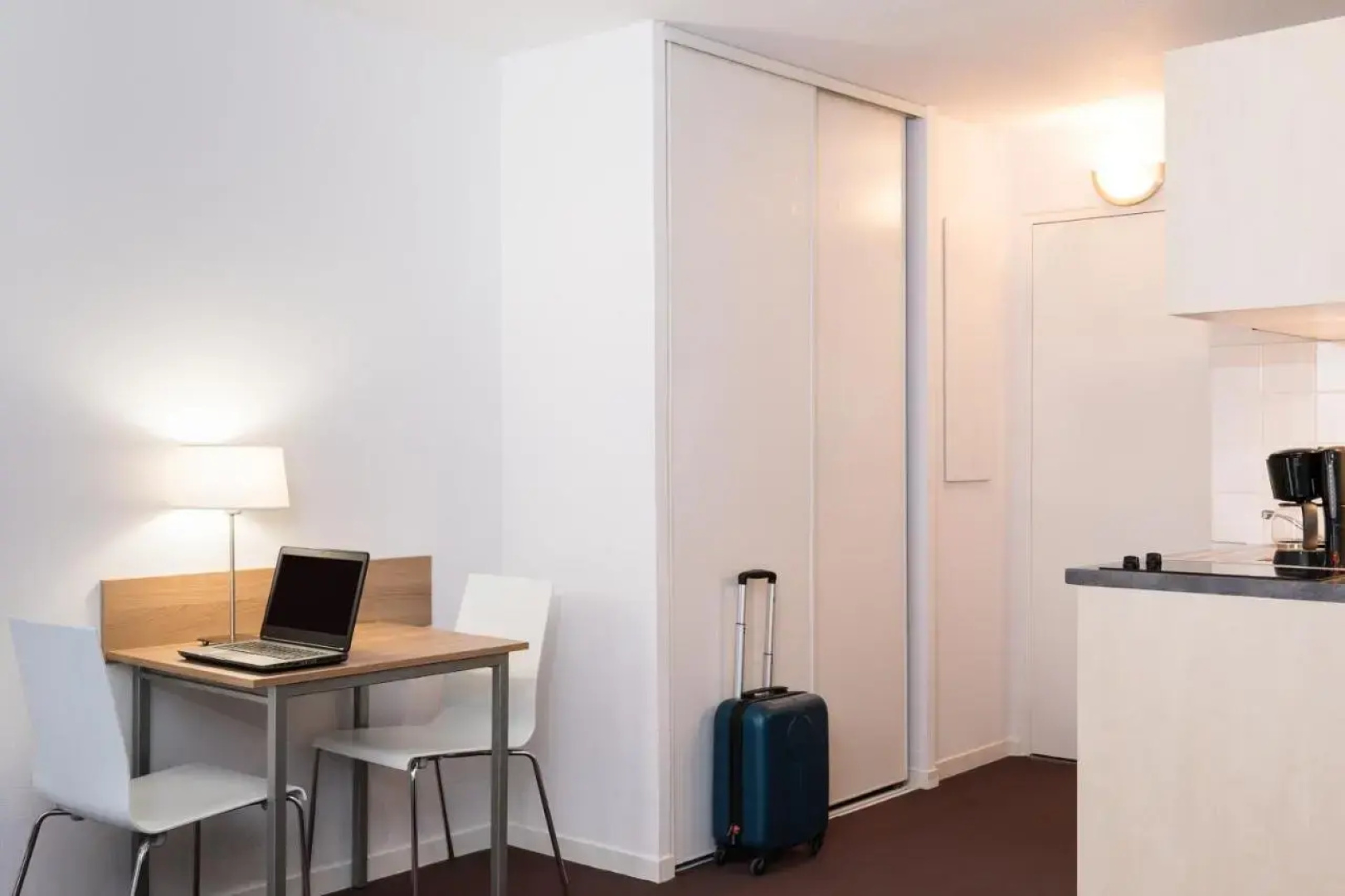Rental Apartment Adagio Paris Clamart - Clamart 4 Persons - Pop 14612