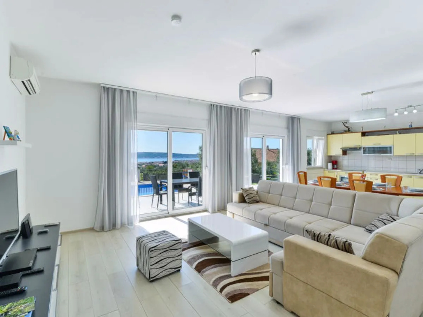 House Aurora Kaštela