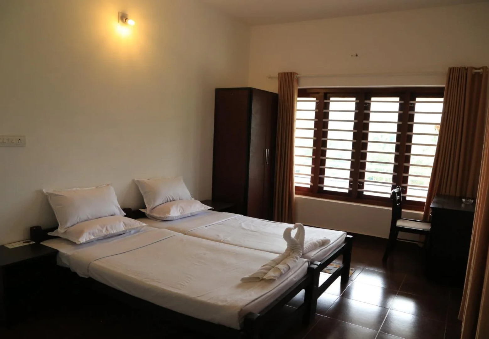 Globe Trotting Holidays Inn