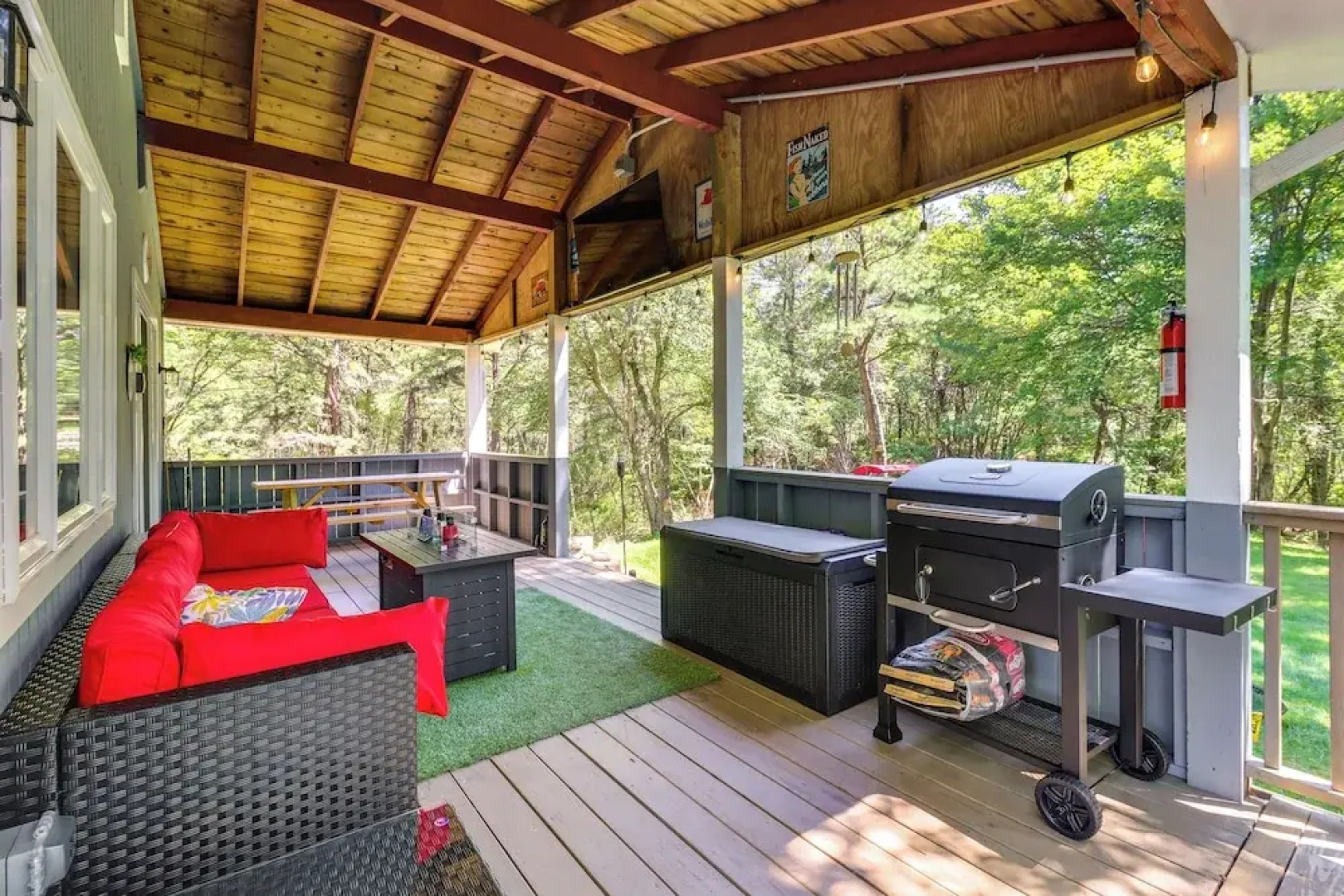 Fire Pit & Community Beach: Poconos Getaway!