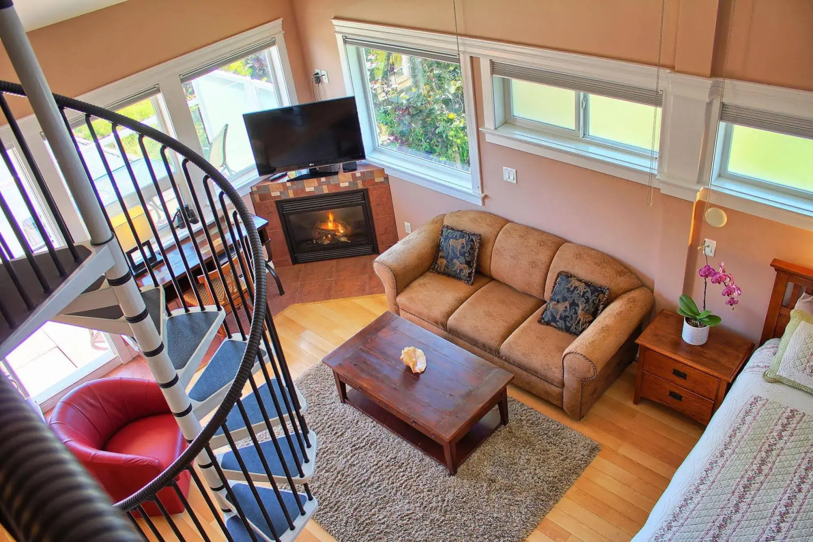 Birds of a Feather Victoria Oceanfront Studio Suites