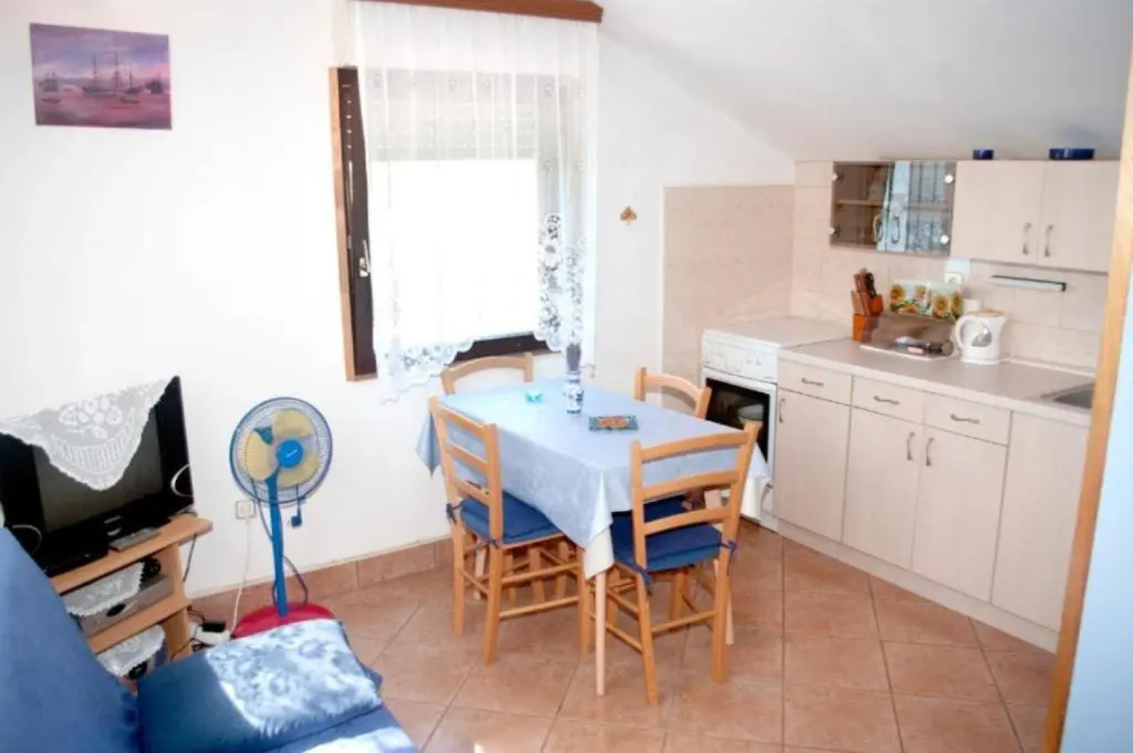 Apartment Mirni - 5 m from sea