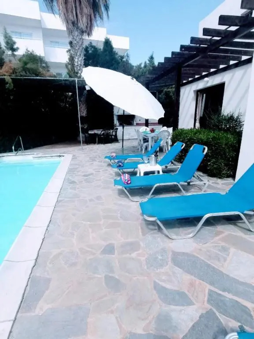 Spacious 3 bedroom villa private pool