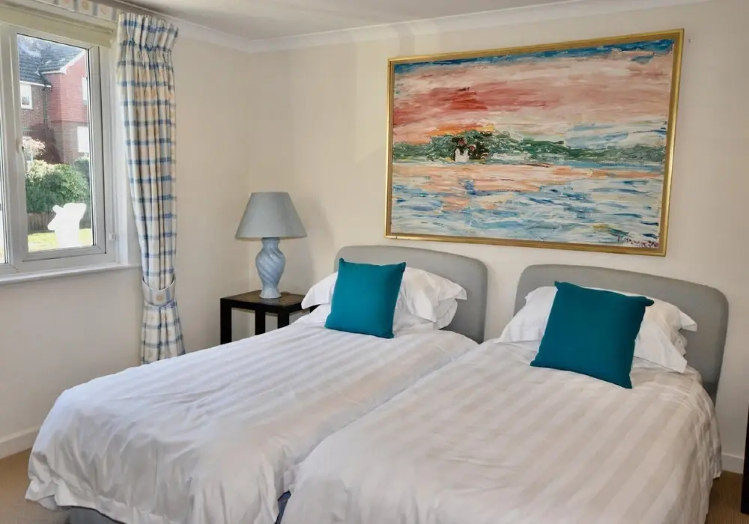 1 Kings Close a Superb Coastal Retreat