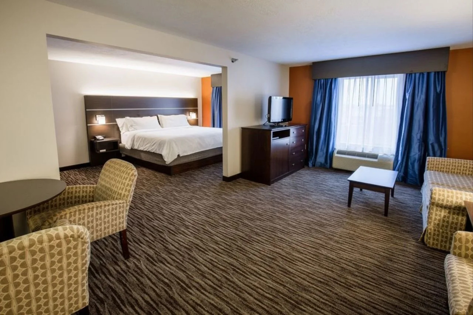 Holiday Inn Express & Suites Brandon by IHG