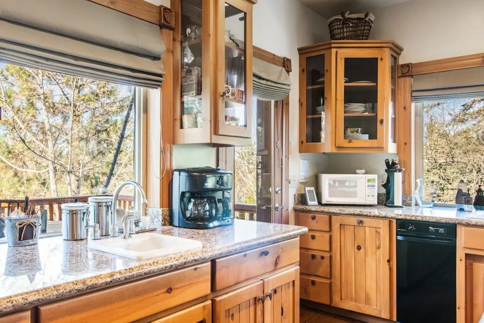 New Listing! Custom Miracle Mountain Lodge W/ AC Home