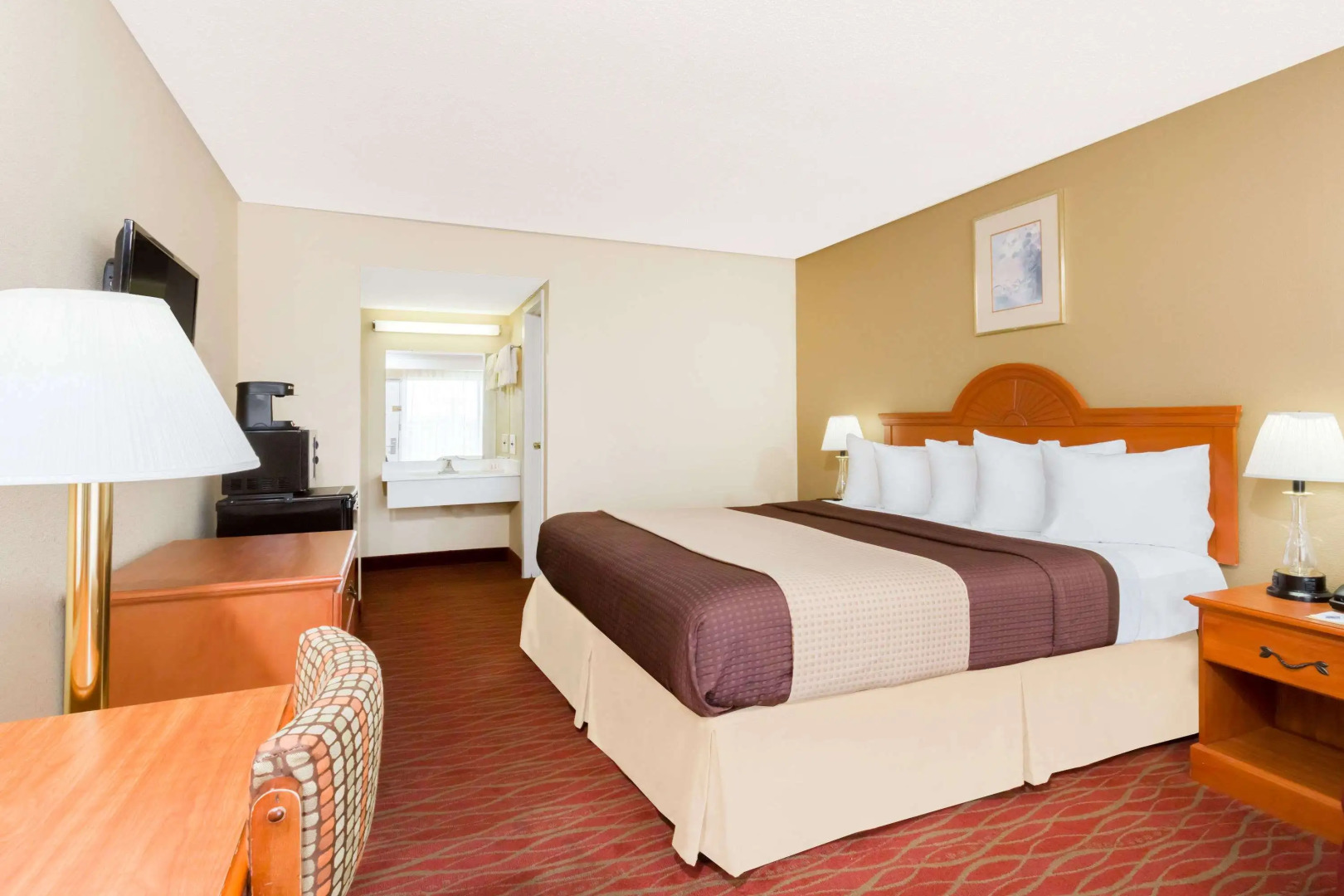 Days Inn by Wyndham Staunton