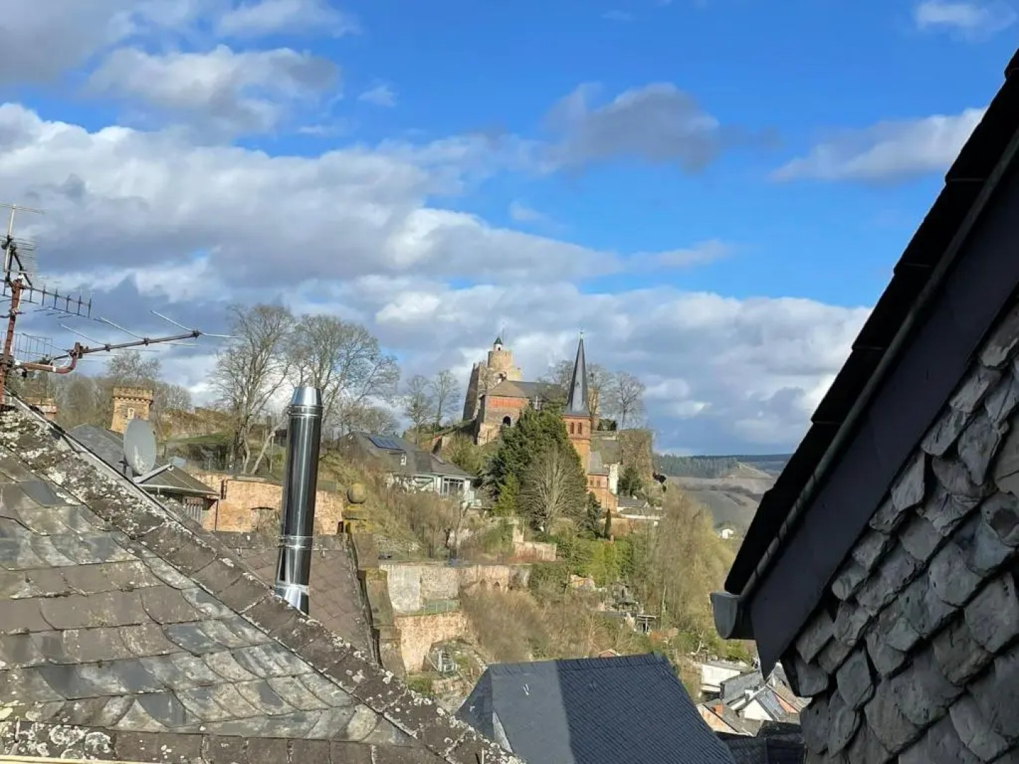 Neu im Angebot, uriges Ferienhaus in der Altstadt von Saarburg mit Sauna, Kinder Spielecke, 1000Mbit Wlan