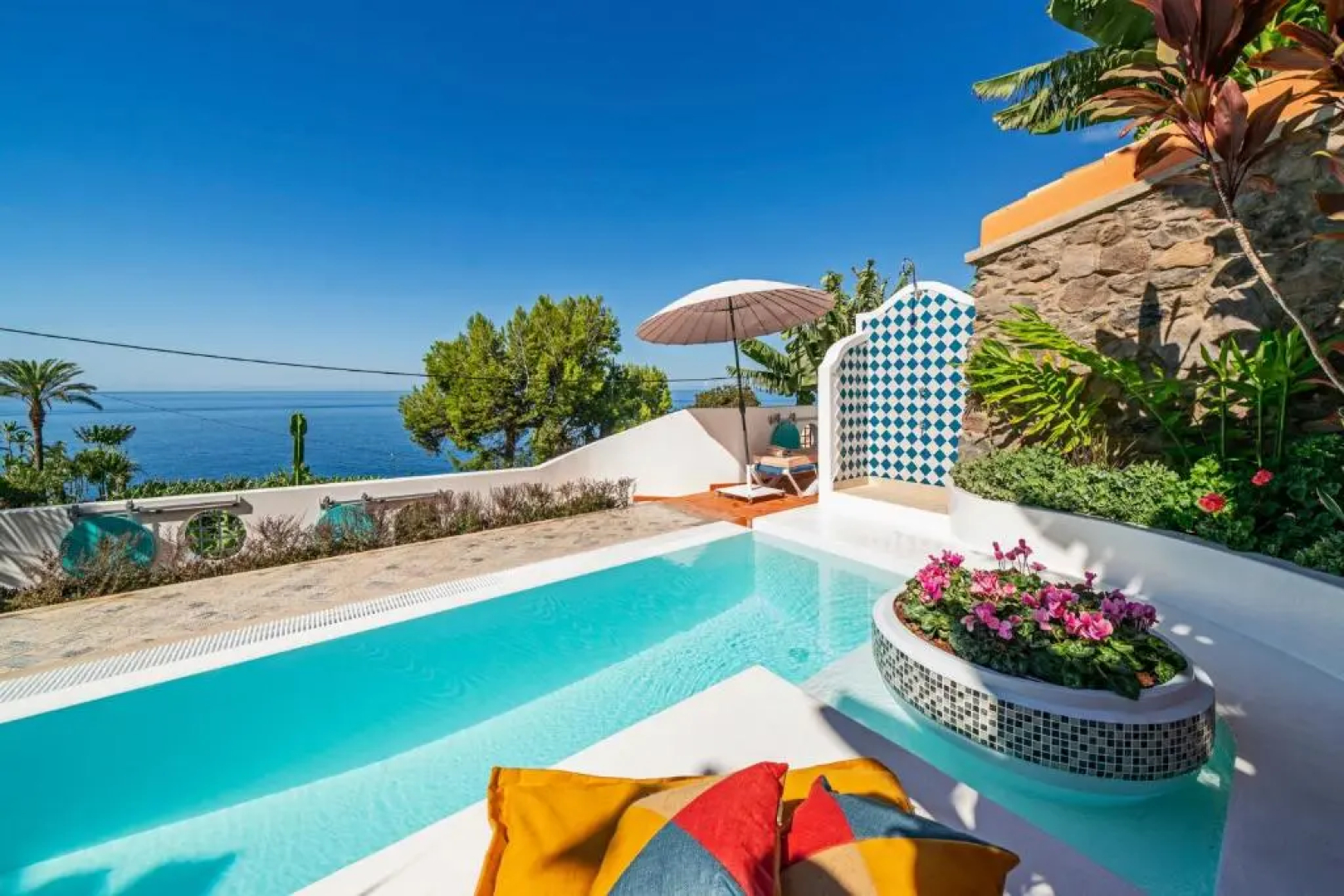 Villa do Mar IV by OurMadeira