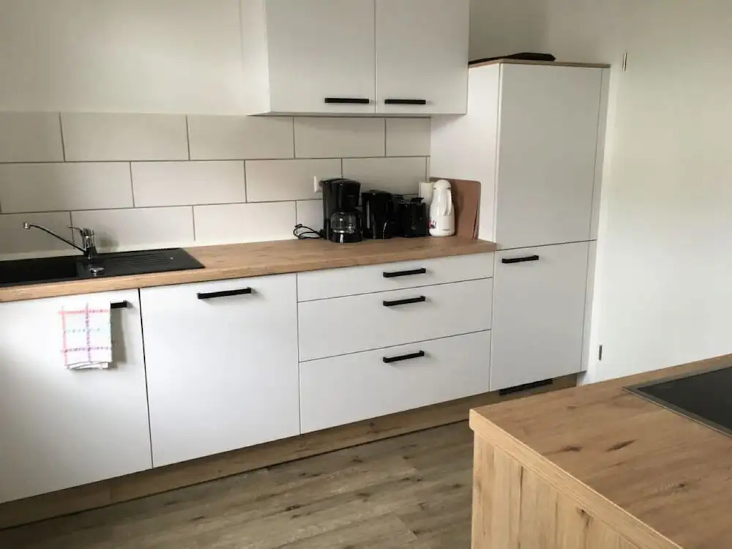 City Whispers 2 Comfortable Vacation Home