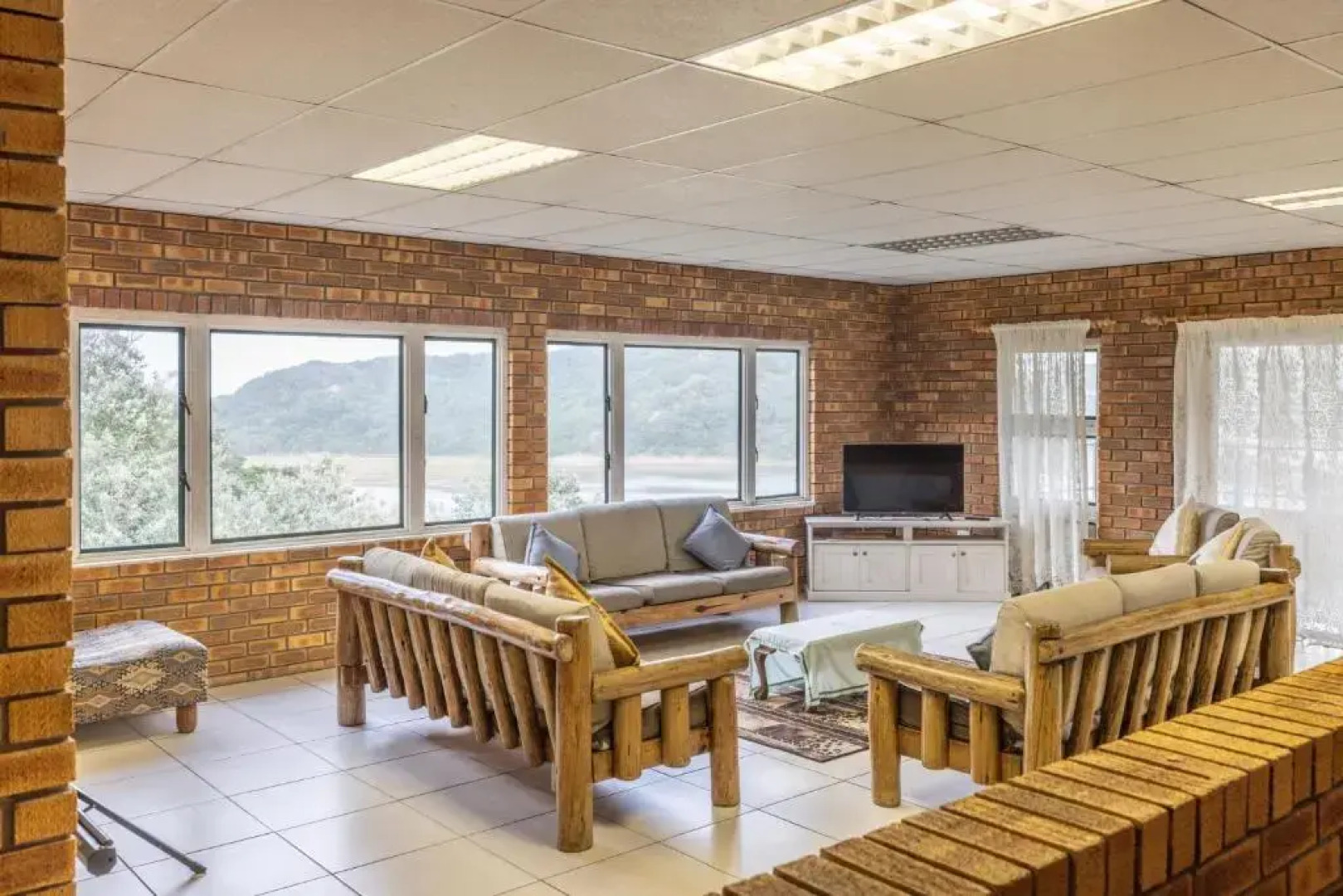 Mgwalana River Lodge