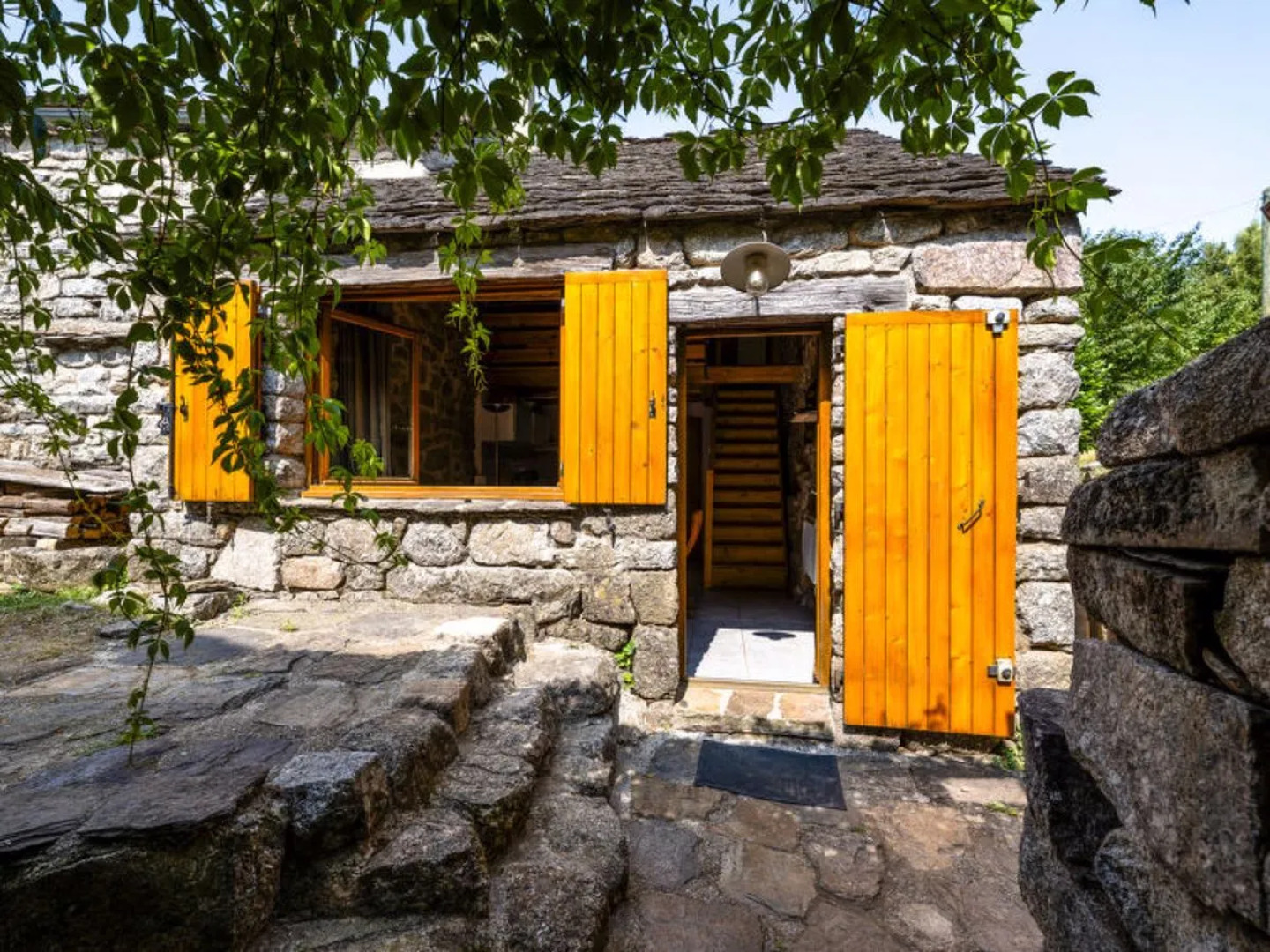 Holiday Home Chassezac (LVS100)