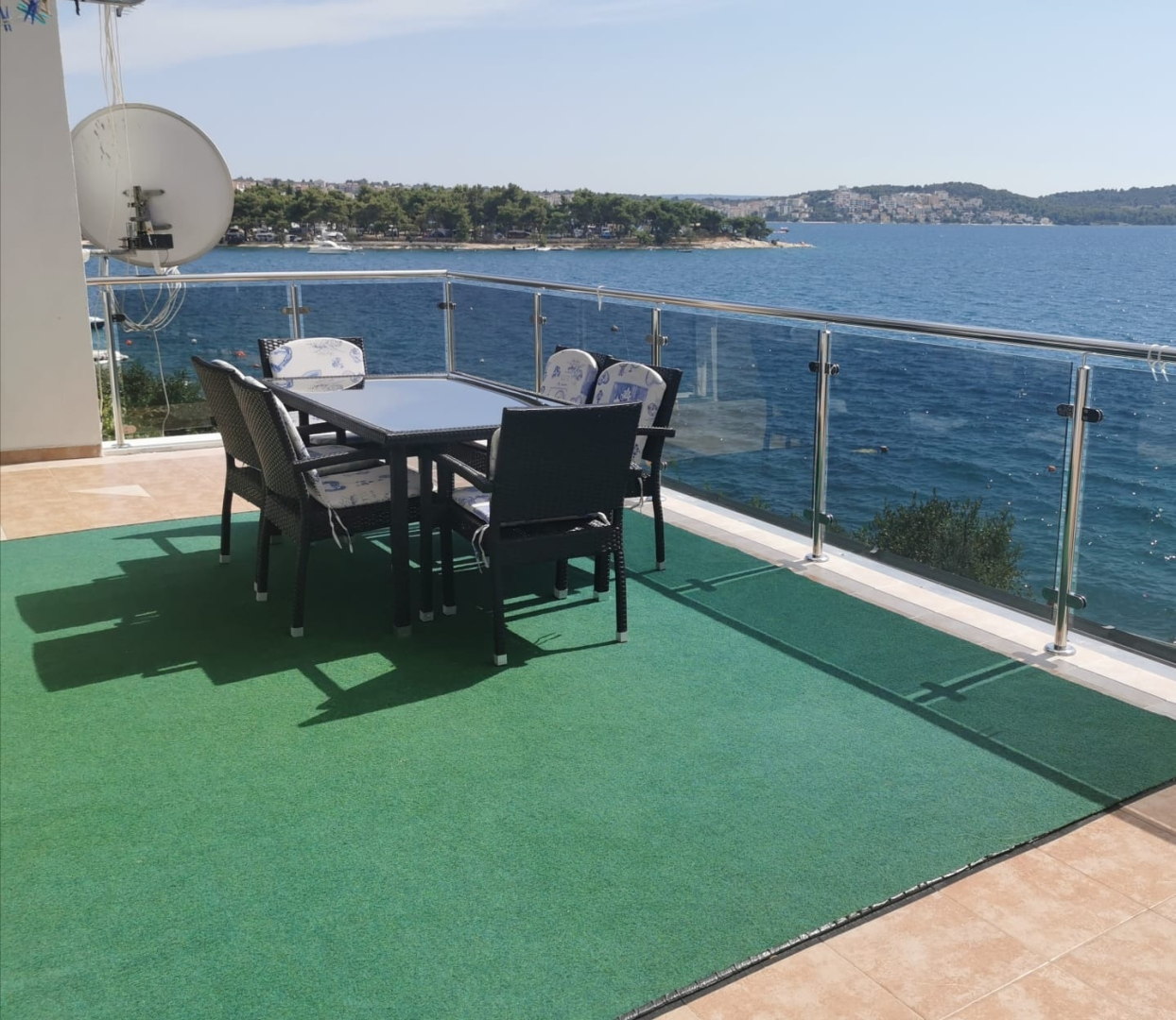 Apartment Marija - 10 m from pebble beach: A2 Trogir, Riviera Trogir