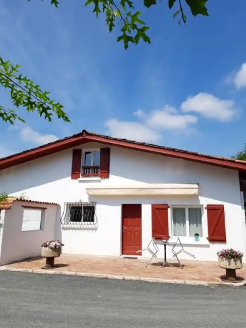 Apartment With one Bedroom in Saint-pée-sur-nivelle, With Wonderful Mountain View, Enclosed Garden and Wifi