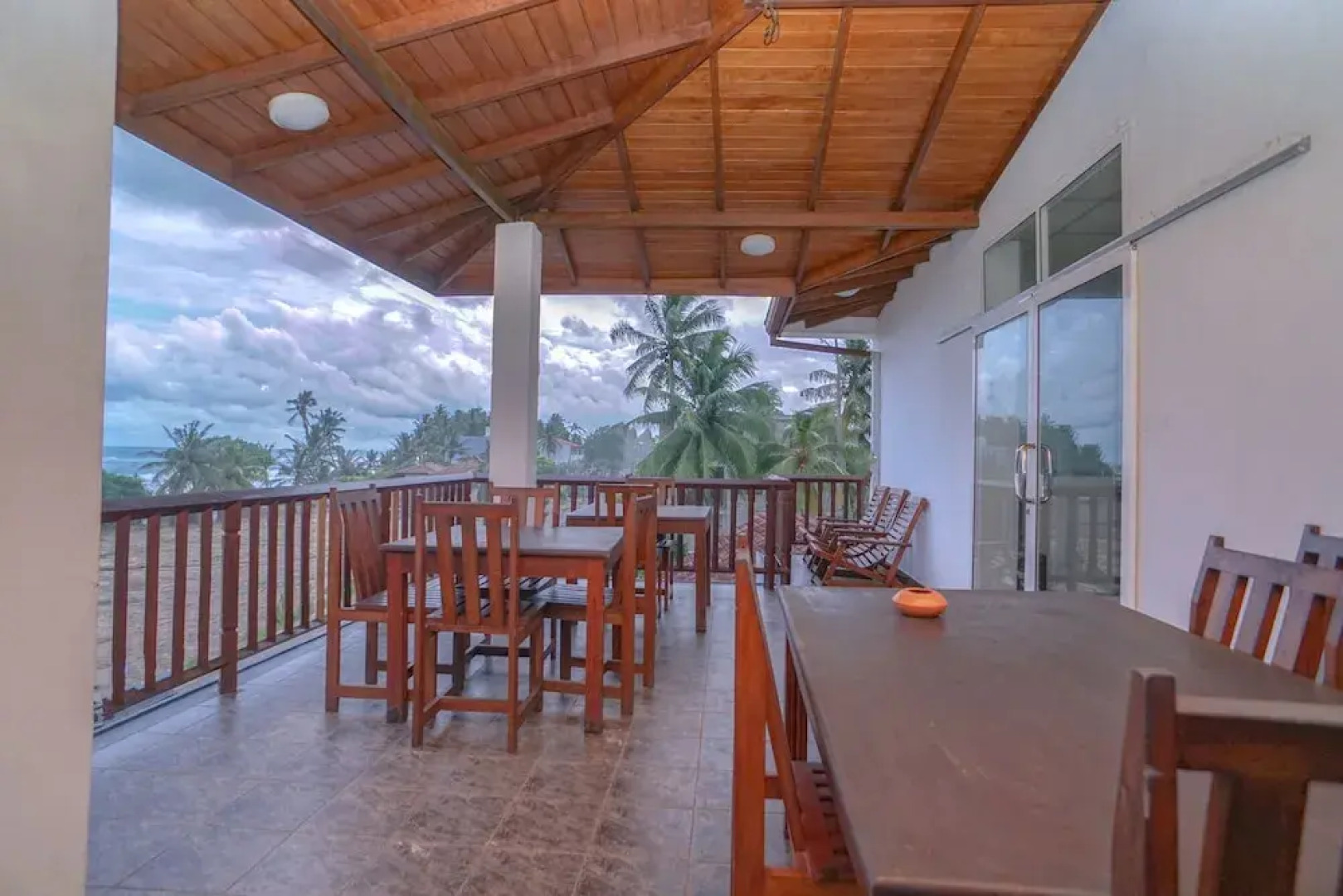 OYO 421 New Beach View Hotel