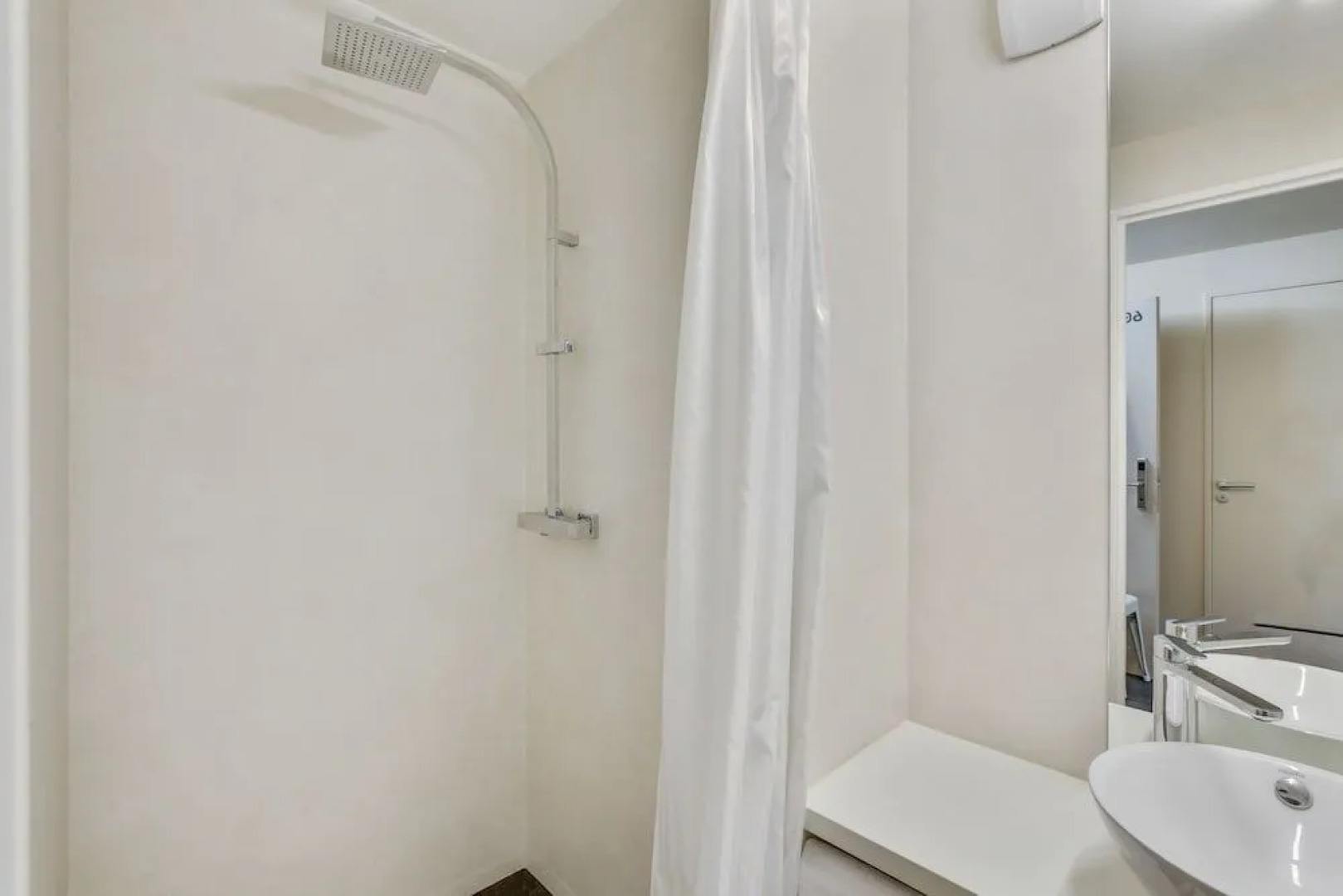 The People Hostel - Tours